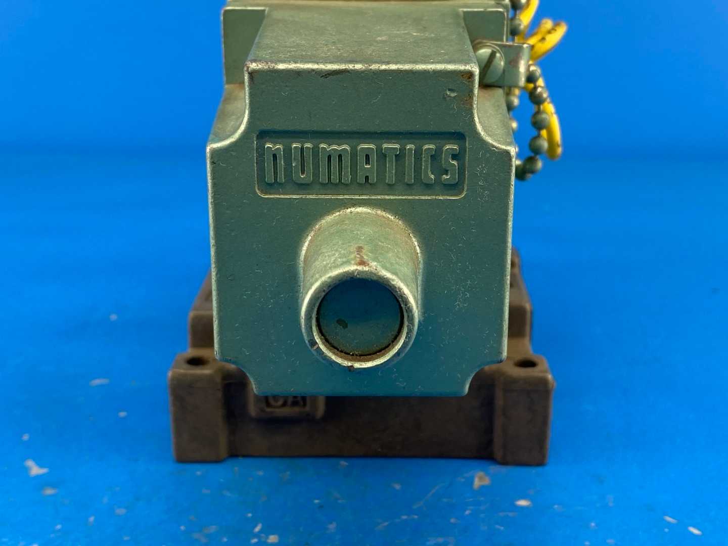 Numatics 33SAD4410 Pneumatic Solenoid Valve 120VAC .36Amps, 150PSIG. Unit Replacement no. 33SAD4000