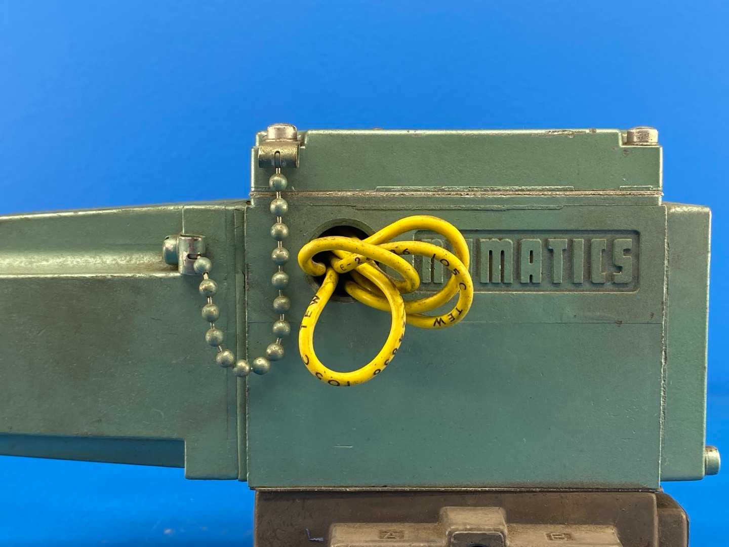 Numatics 33SAD4410 Pneumatic Solenoid Valve 120VAC .36Amps, 150PSIG. Unit Replacement no. 33SAD4000