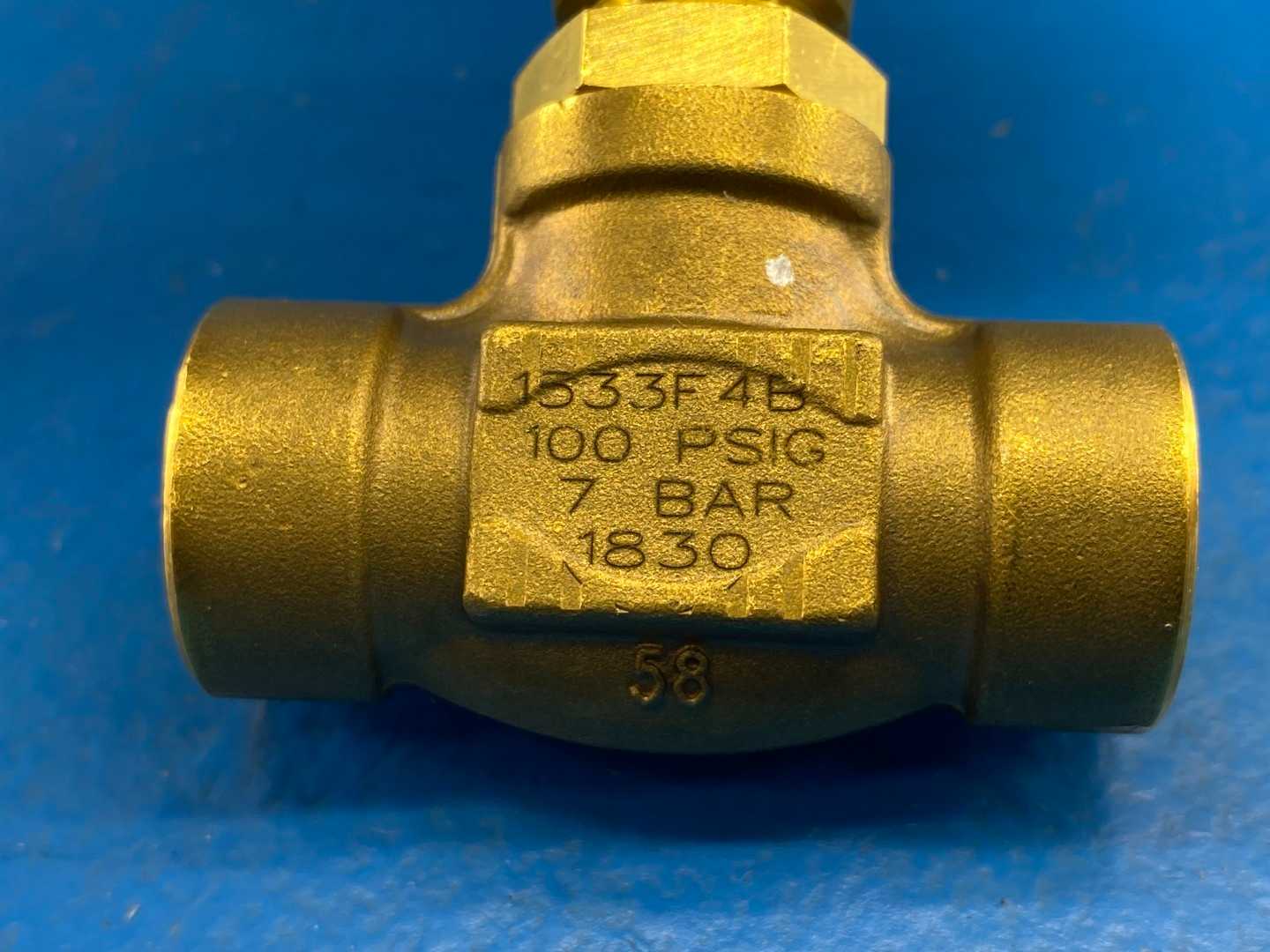 HOKE 1533F4B, 1/4" Female NPT Forged Body Toggle Valve Series 1500, 100 PSIG (7 Bar)