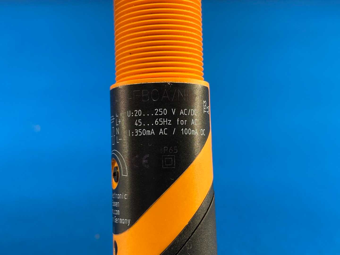 ifm electronic KG3500, Capacitive Sensor, 10-30V DC, PNP/NPN, IP67, 6mm sensing range, M12 connector (Missing parts