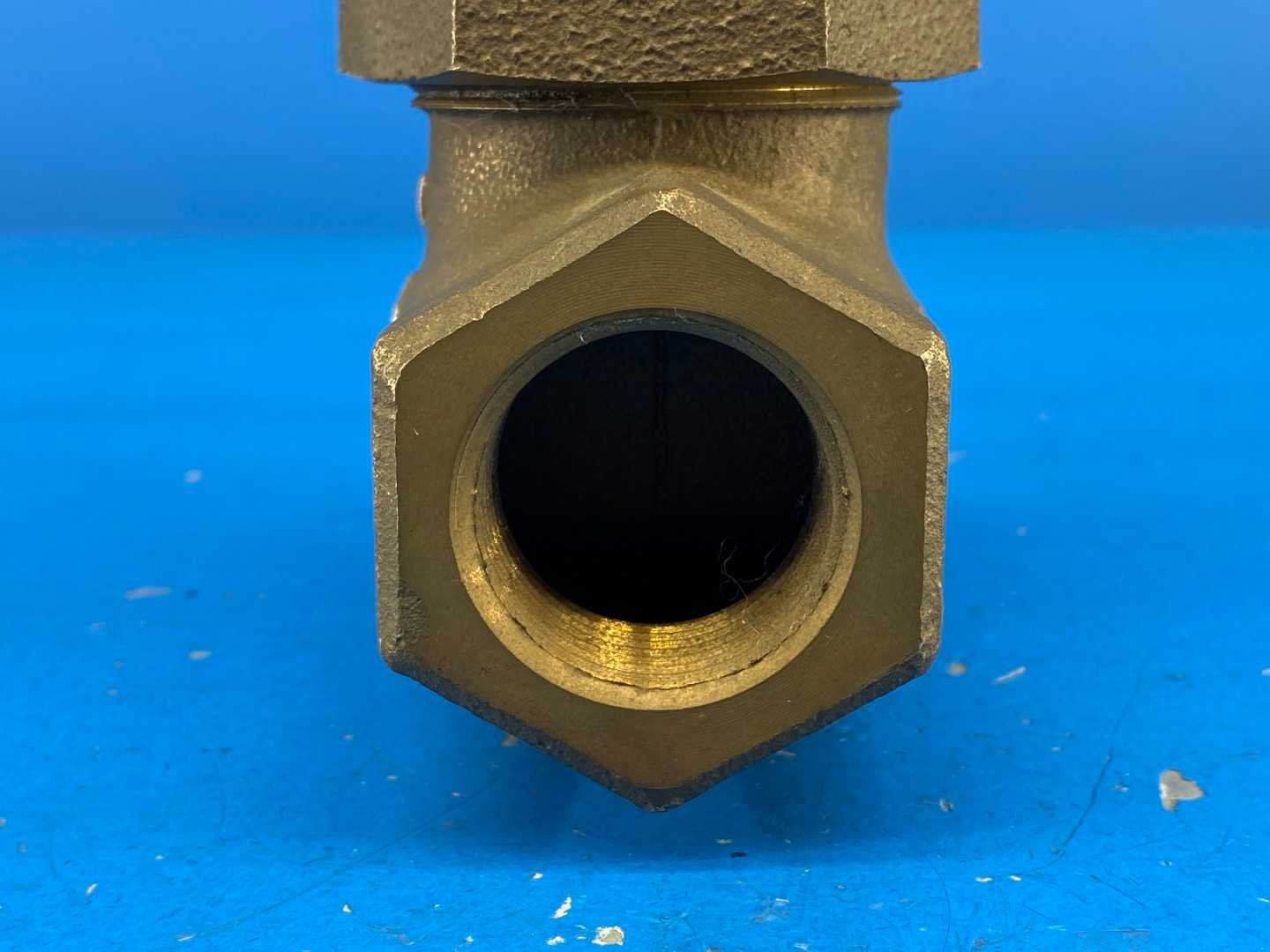 NIBCO T-275-Y 1" Globe Valve Bronze Class 300 PTFE Disc T--Female NPT Thread (FIPT) MSS SP-80