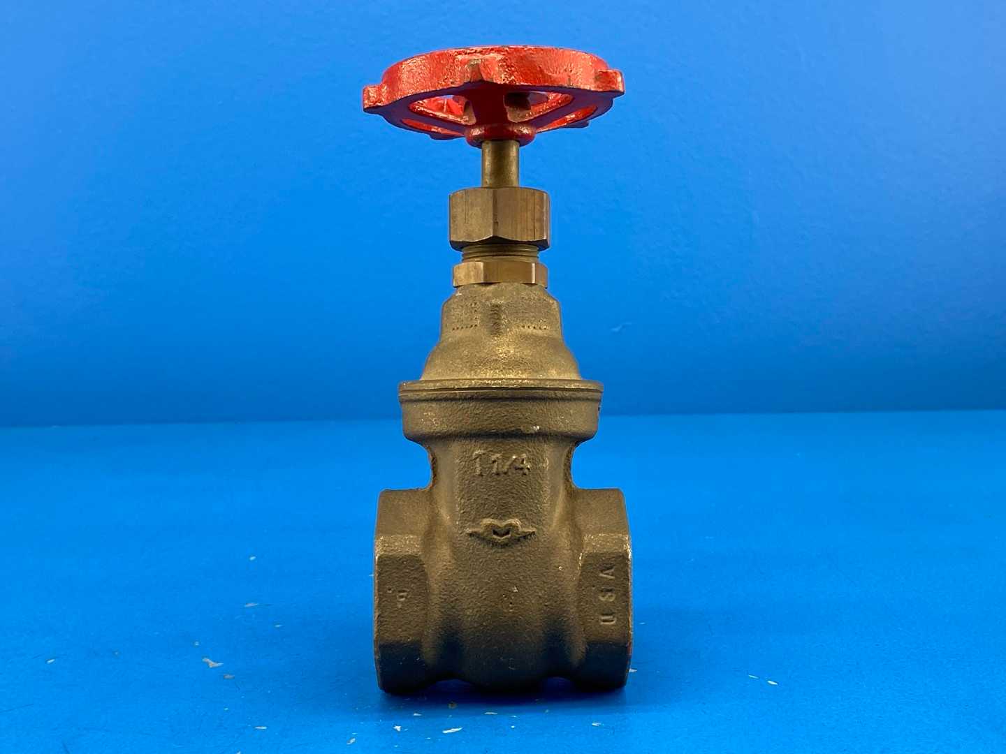 Milwaukee Valve Fig. 105, 1-1/4" Bronze Gate Valve 125 S.W.P, 200 W.O.G.