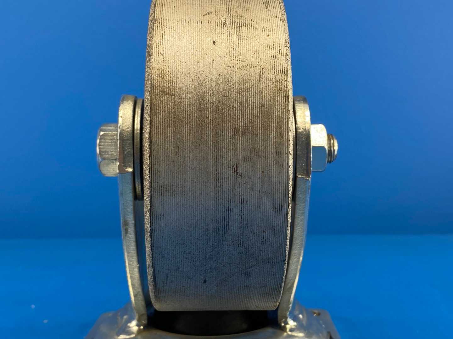 Albion 62CA05201S, 5" x 2" Swivel Caster w/ Iron Cast Wheel No Brake (L-62)