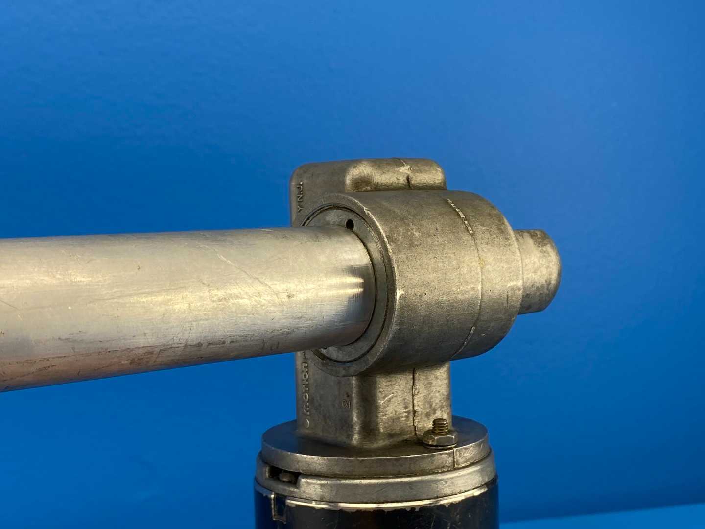 Motion Systems 73464 DC Gearmotor PV2616R with Actuator Output Shaft 24VDC 3000RPM