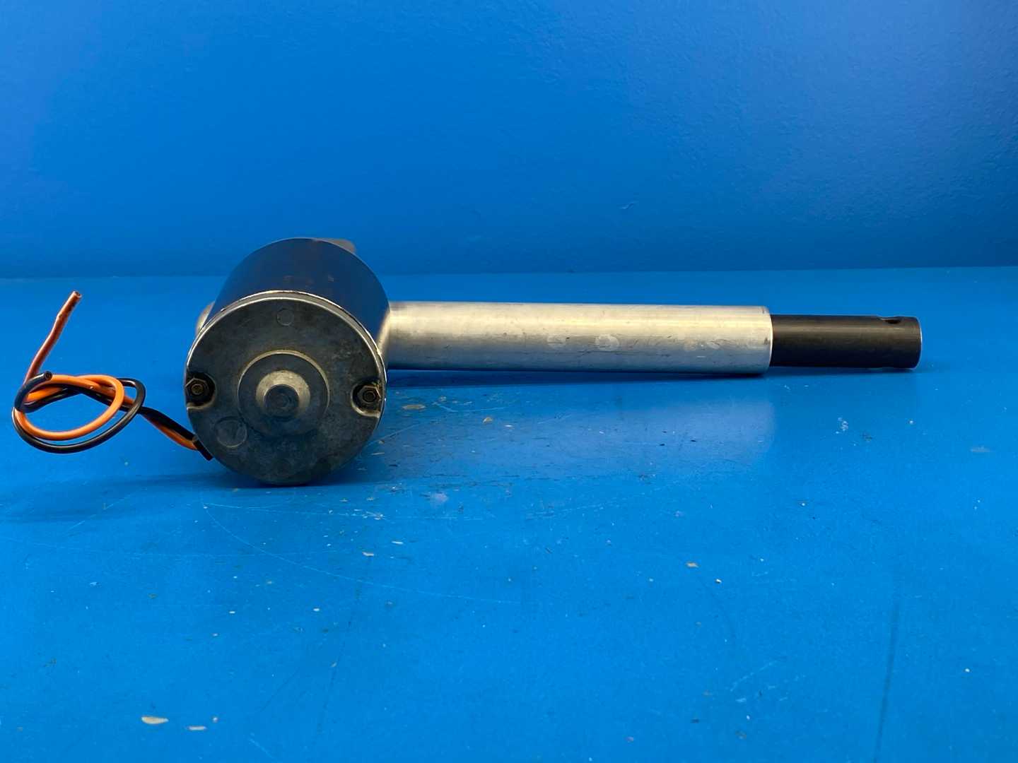 Motion Systems 73464 DC Gearmotor PV2616R with Actuator Output Shaft 24VDC 3000RPM