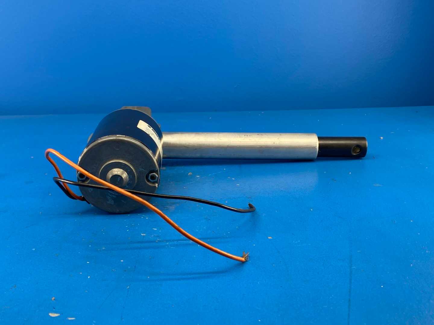 Motion Systems 73464 DC Gearmotor PV2616R with Actuator Output Shaft 24VDC 3000RPM