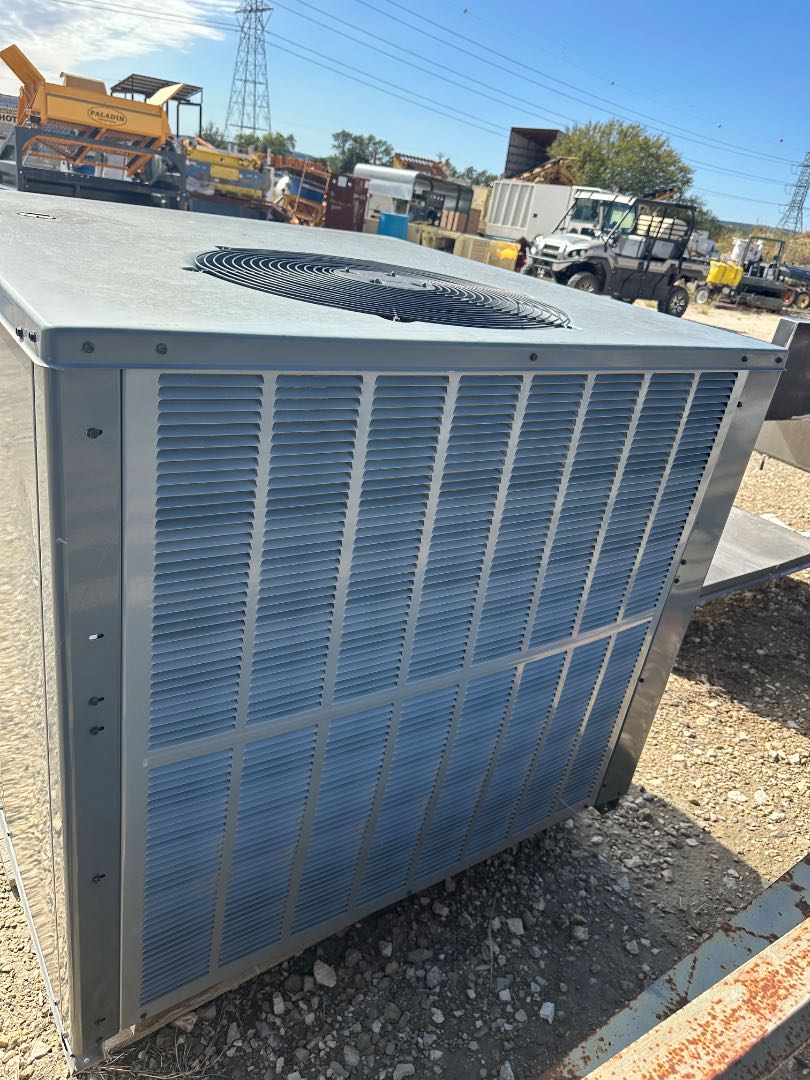 UNUSED 2014 AMANA APG1360090M41DA 5 TON RTU Air Conditioner Condenser All in One Rooftop unit