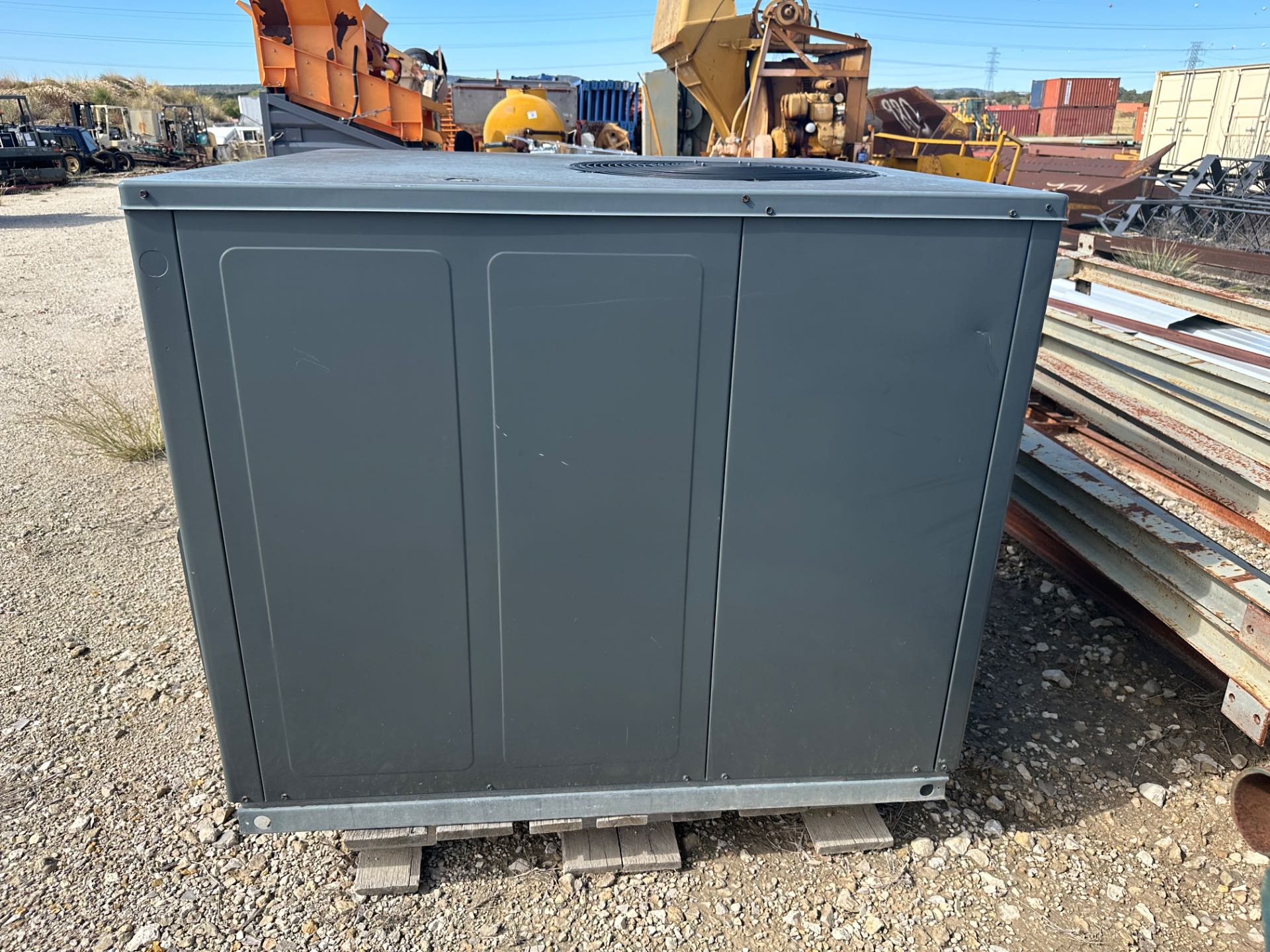 UNUSED 2014 AMANA APG1360090M41DA 5 TON RTU Air Conditioner Condenser All in One Rooftop unit