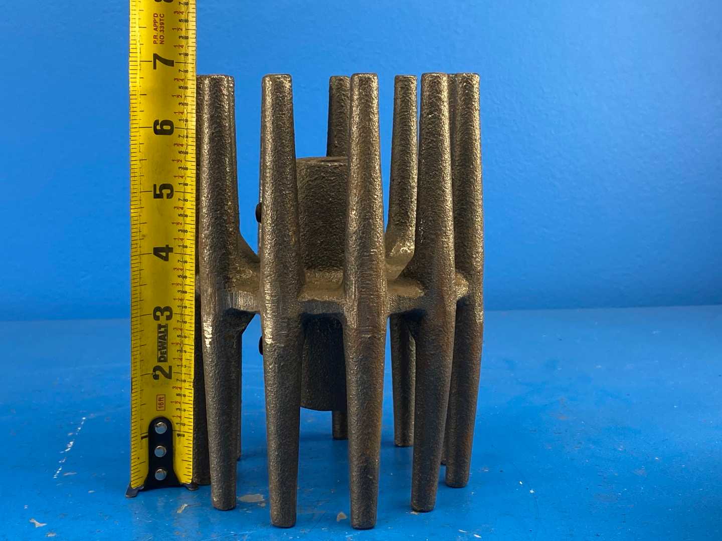 4-3/4"" x 6-78" Cast Iron Crowned Wing Conveyor Pulley, 11-Wing, 7/8" Straight Bore