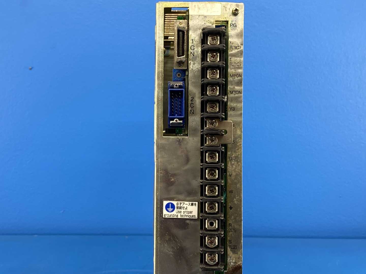 Yaskawa CACR-IR30SFB, Servopack