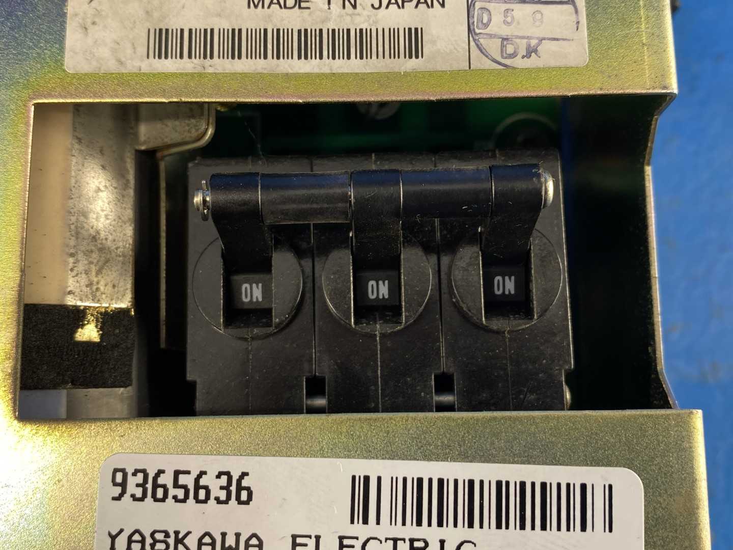 Yaskawa CACR-IR30SFB, Servopack