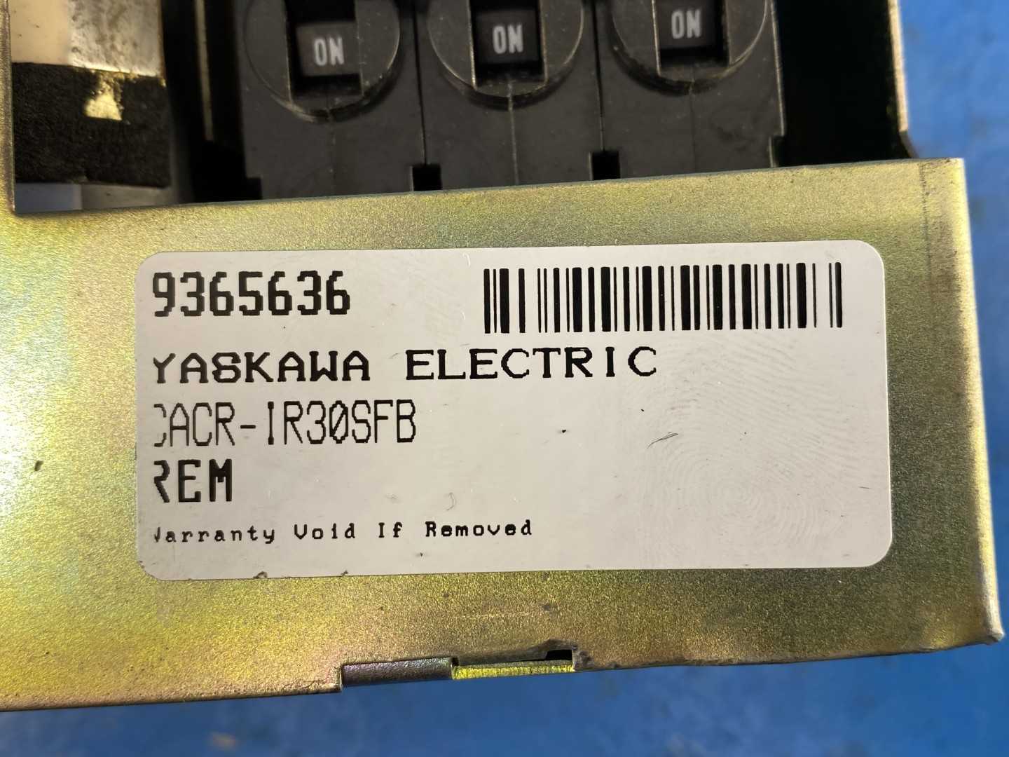Yaskawa CACR-IR30SFB, Servopack