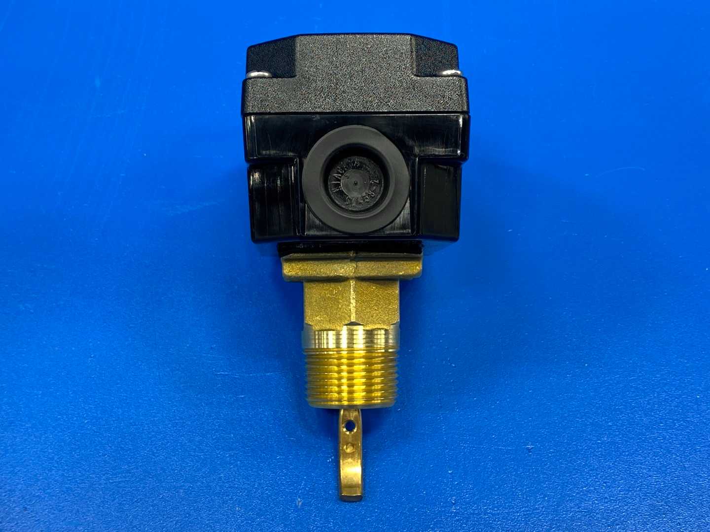Penn F261MAH-V01C Liquid Flow Switch 1 - 11-1/2 NPT Type 4 Vapor Tight SPDT 24/240V 50/60Hz 16 AMP MAX