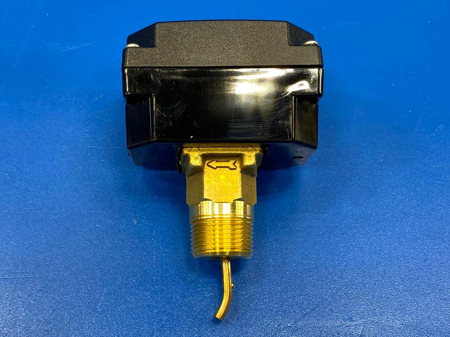 Penn F261MAH-V01C Liquid Flow Switch 1 - 11-1/2 NPT Type 4 Vapor Tight SPDT 24/240V 50/60Hz 16 AMP MAX