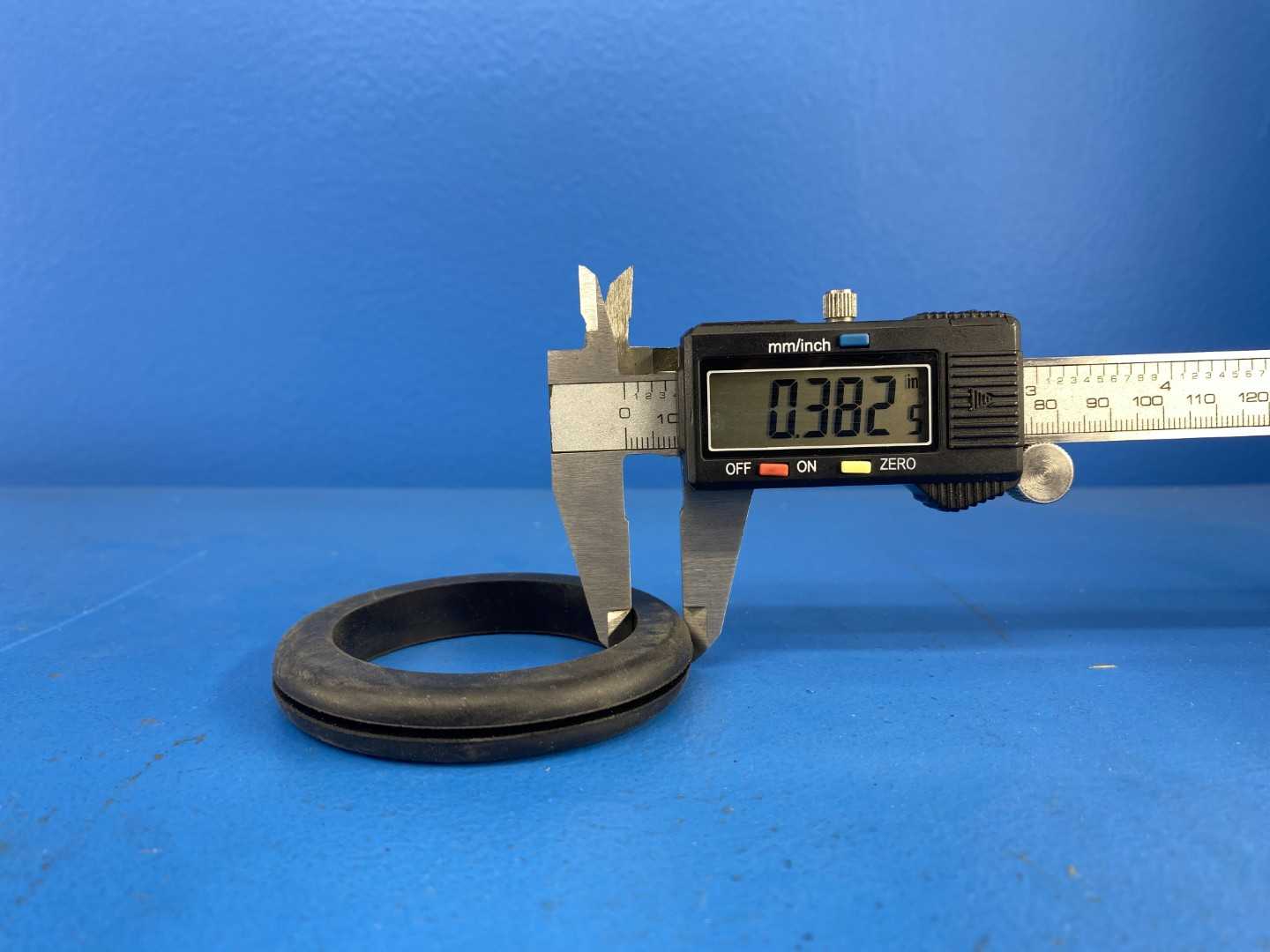 Rubber Grommet Lot of Approximately 500 Pieces 2.84" OD x 2.15" ID x 0.44" Thick 0.38" Groove, 0.12" Lip