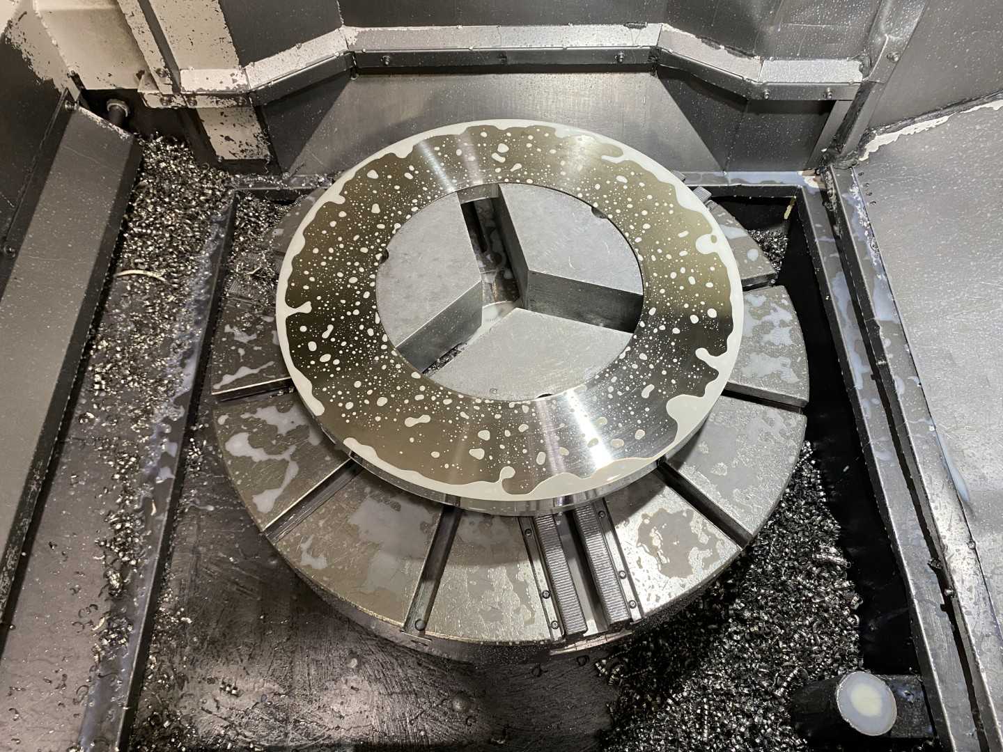 Honor Seiki VL-86C CNC Vertical Turning Center Fanuc 0i-TD, 24,314 Hours, 2012, 31.5" Table, 37.4" Swing, 37.4" Turn Dia, 25.6" Turn Height, 12-Station Turret, 40 kVA