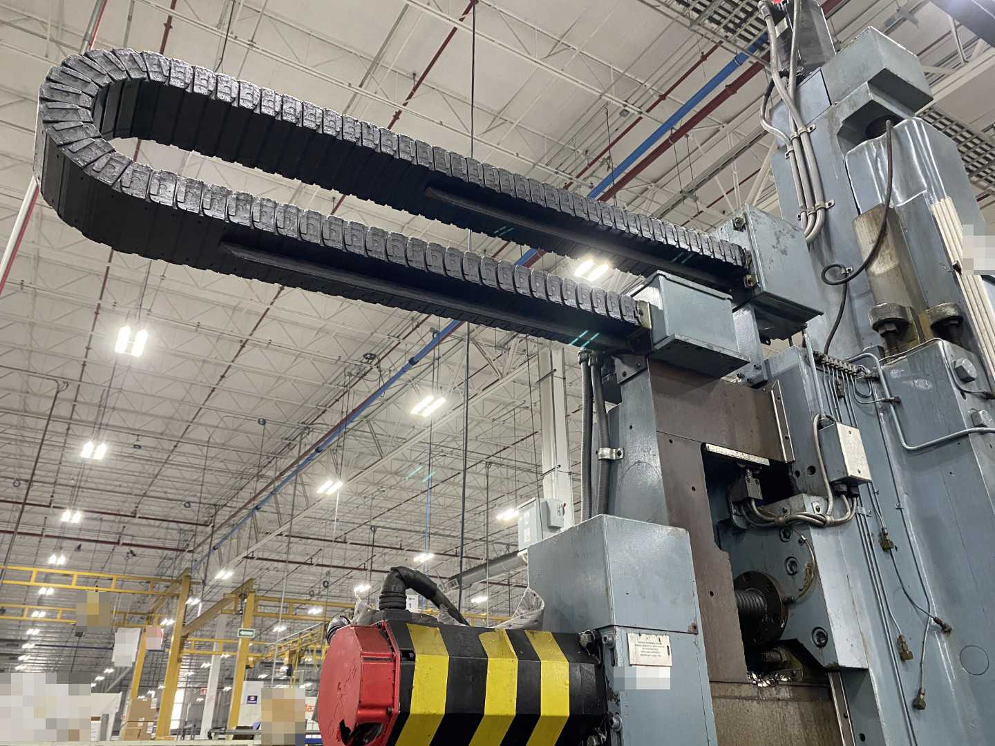 Betts Twin CNC Vertical Boring Mill, Fanuc 18-TT, Dual Ram, 4-Axis, FINCOR DC Drive, 47,586 Hours