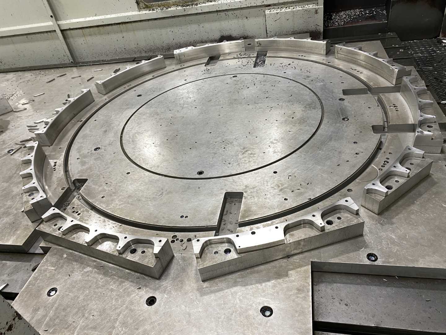 Yama Seiki (Awea) LP4025 2011 CNC Bridge Mill, Fanuc 18i-MB, 157" X-Travel, 98" Y-Travel, 158" x 94" Table, 32-ATC, 18,697 Hours