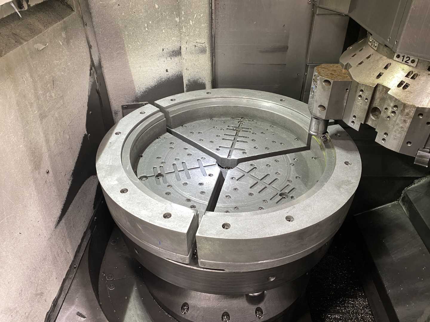 Mazak Megaturn Nexus 900 CNC Vertical Turning Center Mazatrol Matrix Nexus, 27,993 Hours, 2013, 36" Chuck, 39.37" Swing, 36.22" Turn Dia, 31.50" Turn Height, 12-Station Turret