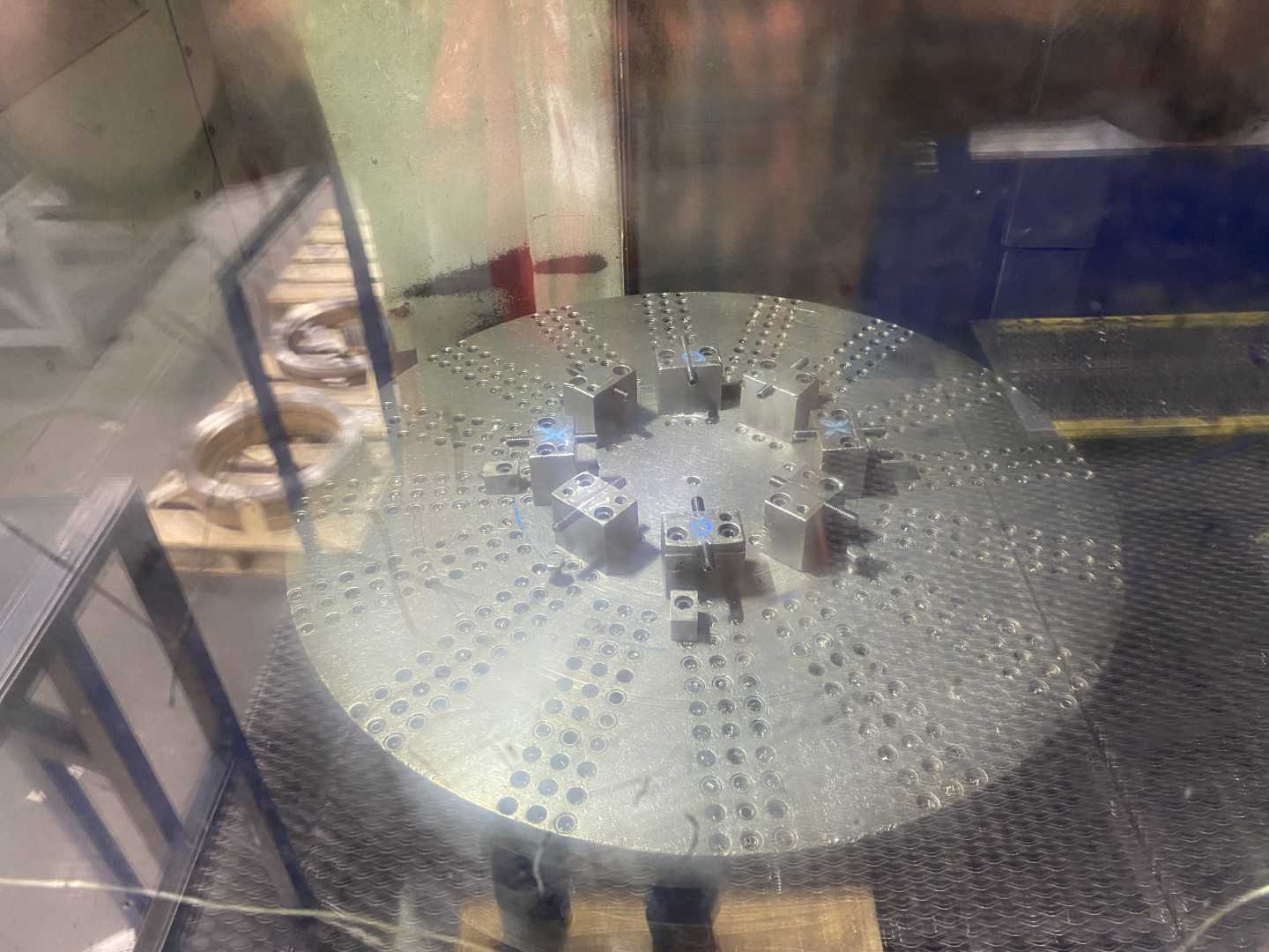 Mazak Megaturn Nexus 900M CNC Vertical Turning Center Mazatrol Matrix Nexus 2, 18,504 Hours, 2013, 36" Chuck, 36.2" Swing, 36.2" Turn Dia, 34.5" Turn Height, 12-Station Turret