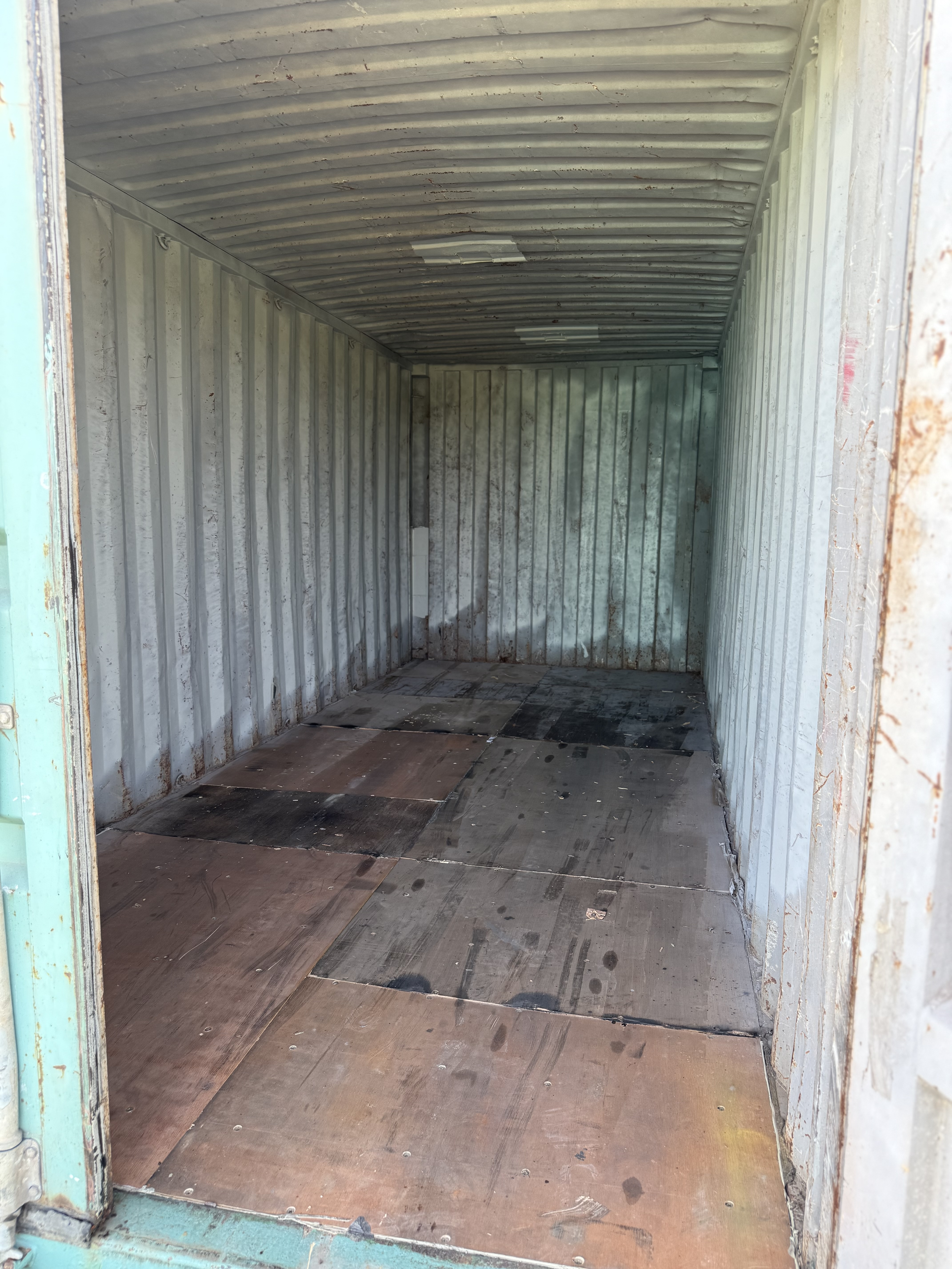 20' Container USED WIND & WEATHER TIGHT GRADE C, STANDARD 8'6" TALL 2 DOOR pockets std handles