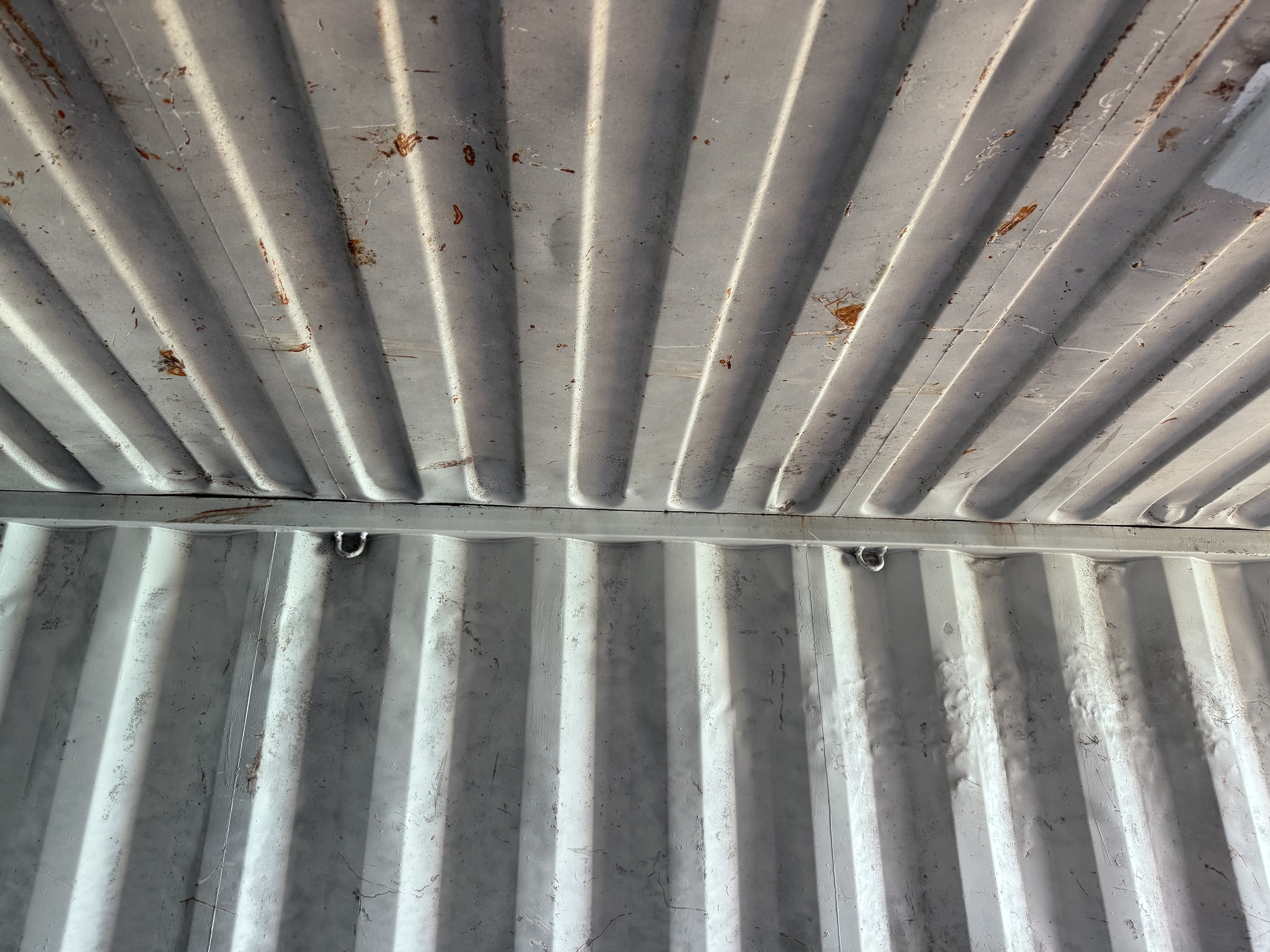 20' Container USED WIND & WEATHER TIGHT GRADE C, STANDARD 8'6" TALL 2 DOOR pockets std handles