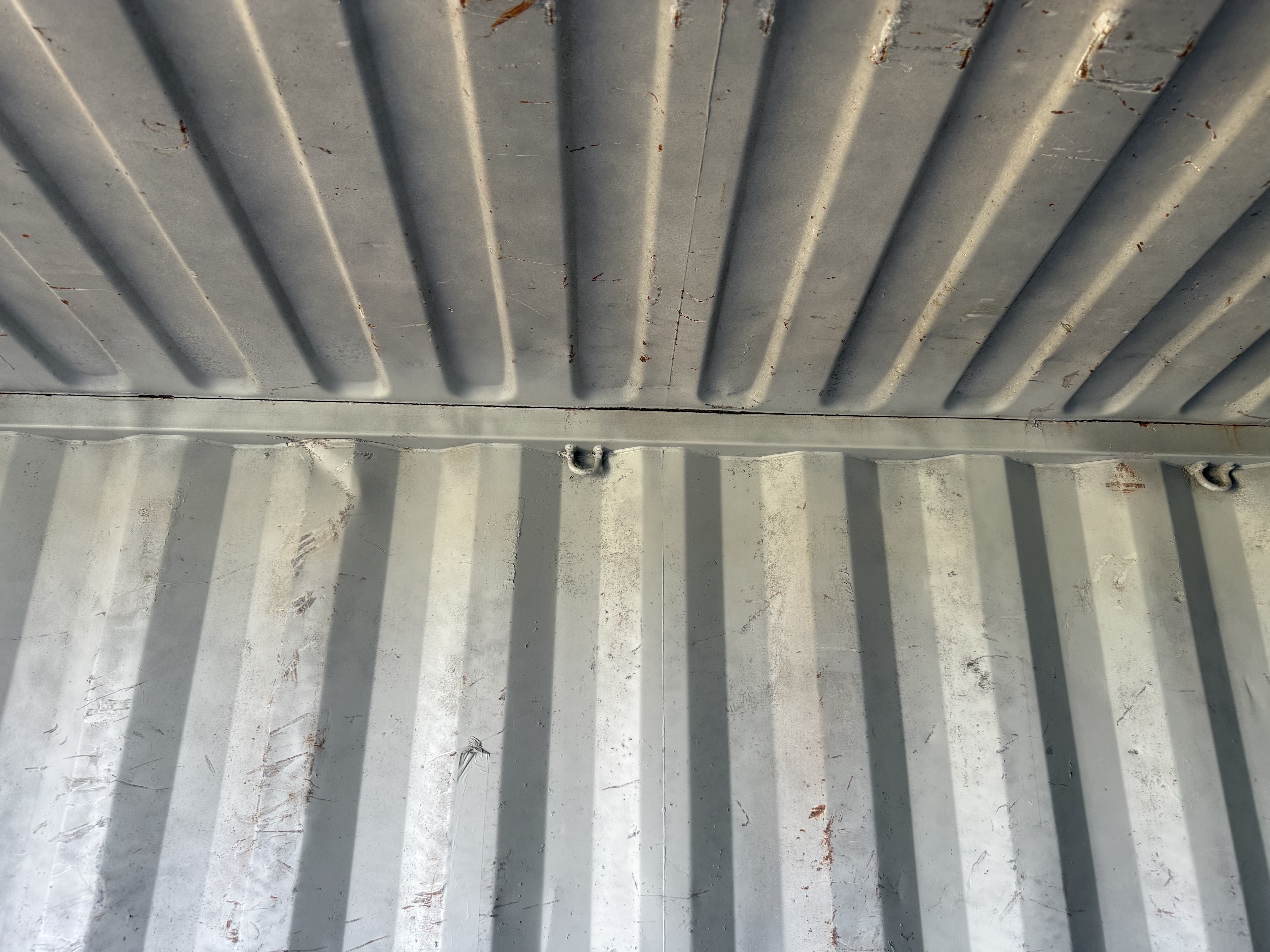 20' Container USED WIND & WEATHER TIGHT GRADE C, STANDARD 8'6" TALL 2 DOOR pockets std handles