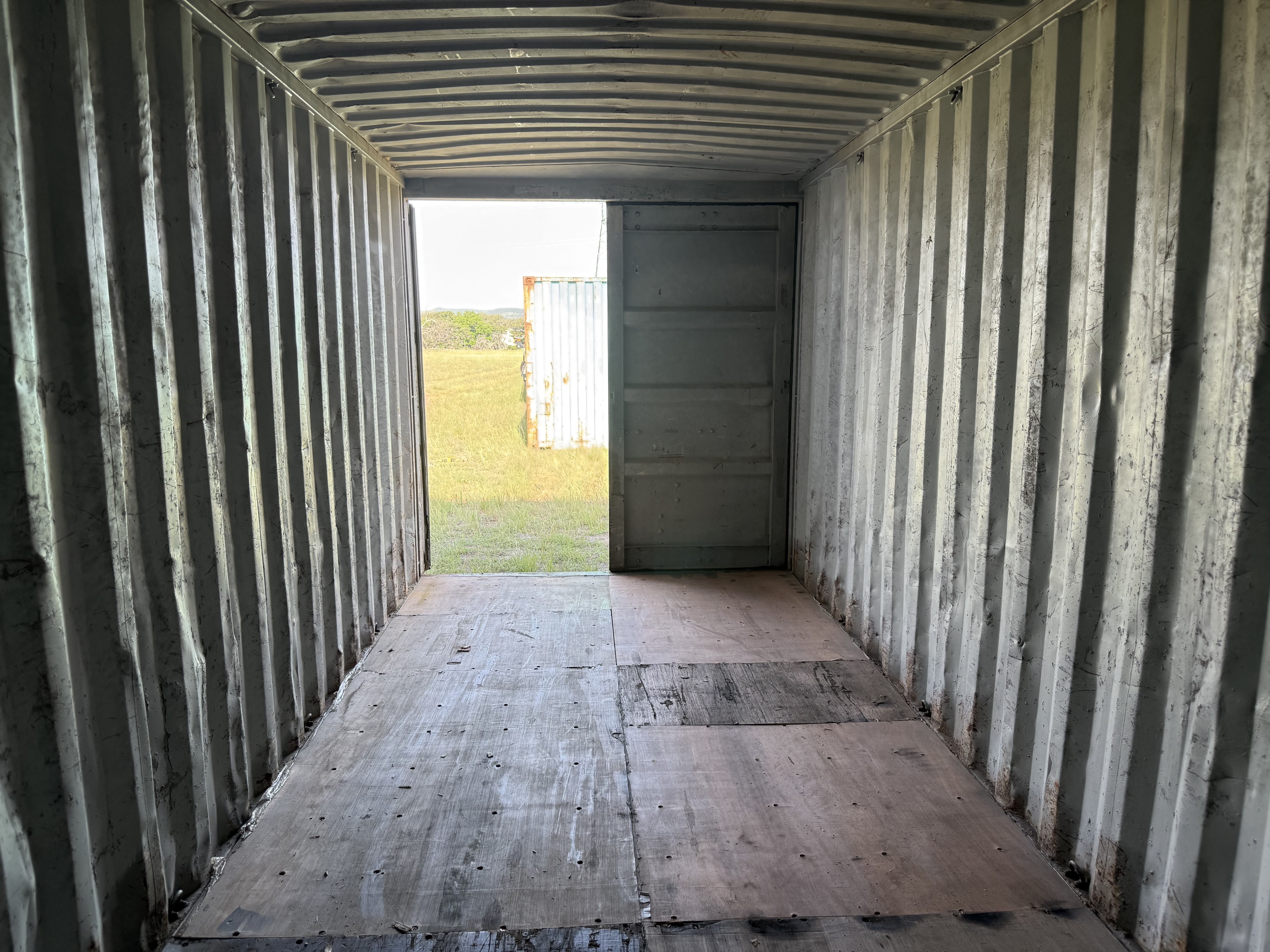 20' Container USED WIND & WEATHER TIGHT GRADE C, STANDARD 8'6" TALL 2 DOOR pockets std handles