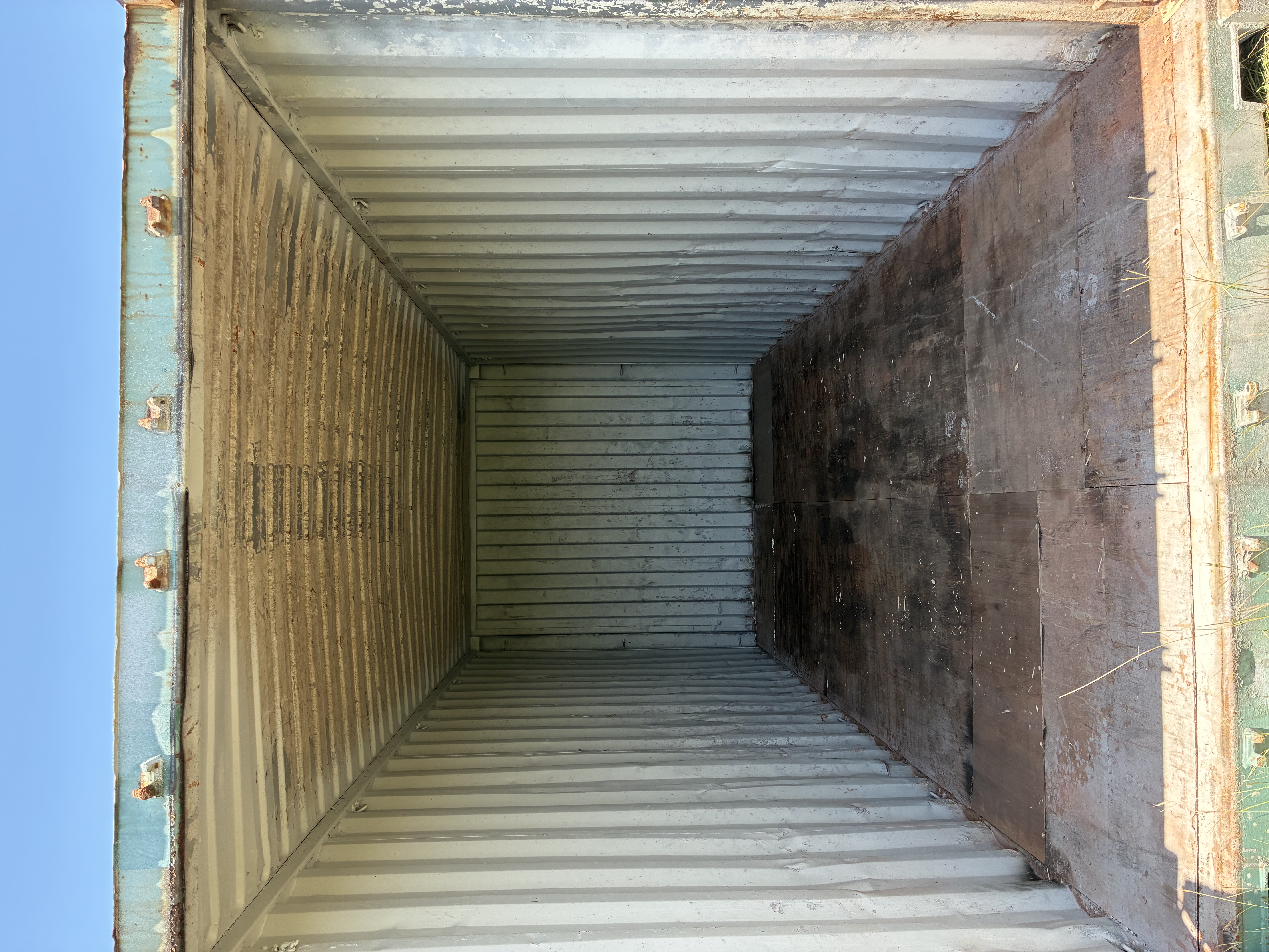 20' Container USED WIND & WEATHER TIGHT GRADE C, STANDARD 8'6" TALL 2 DOOR pockets std handles