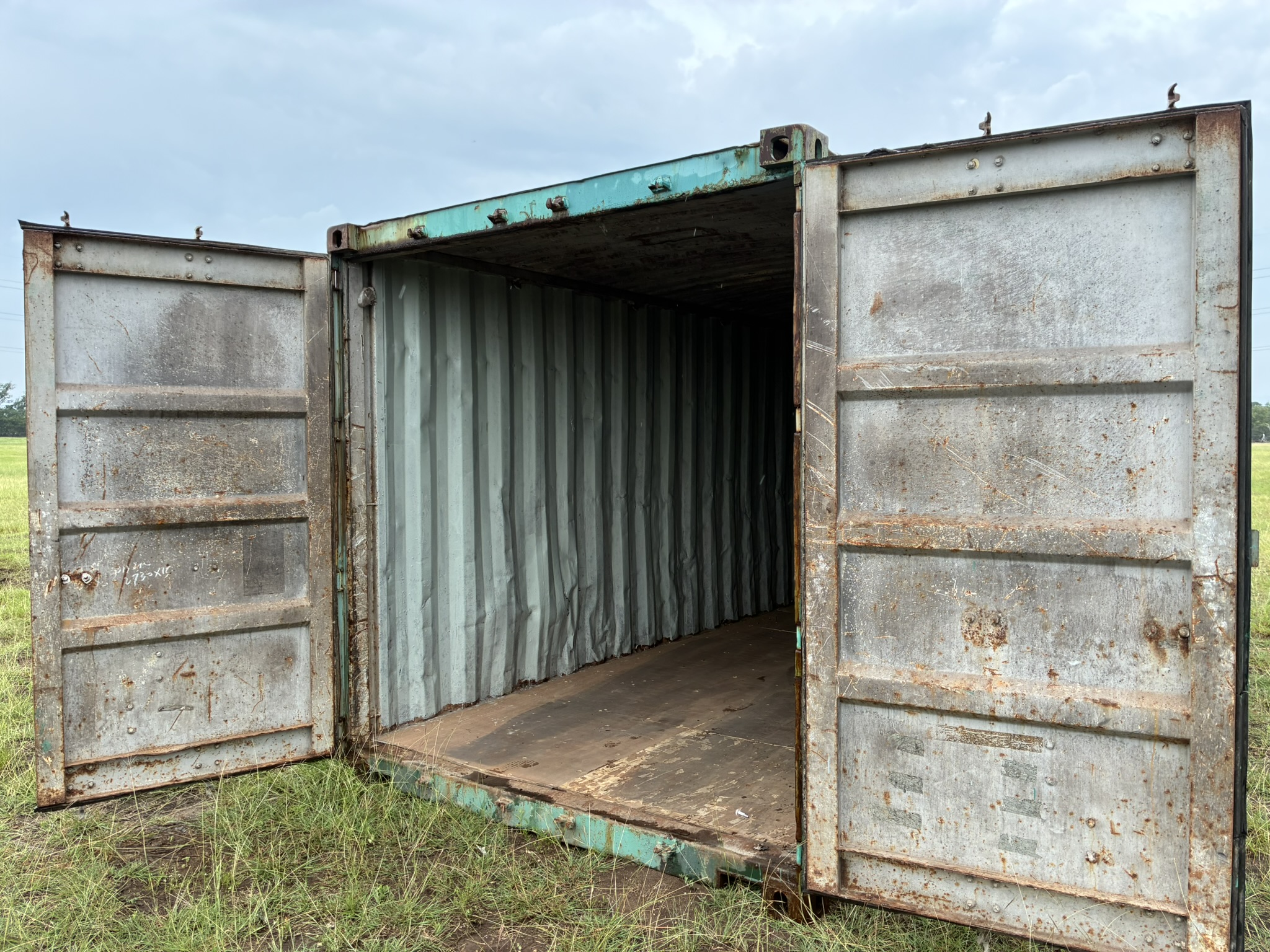 20' Container USED WIND & WEATHER TIGHT GRADE C, STANDARD 8'6" TALL 2 DOOR pockets std handles