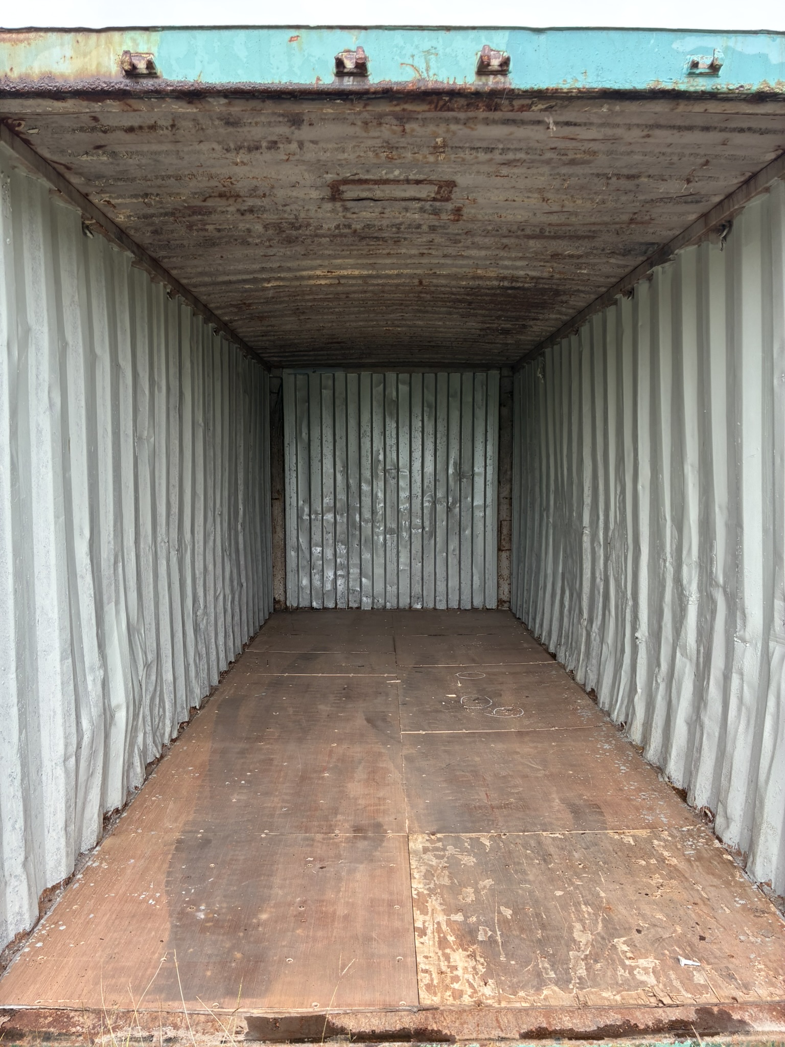20' Container USED WIND & WEATHER TIGHT GRADE C, STANDARD 8'6" TALL 2 DOOR pockets std handles