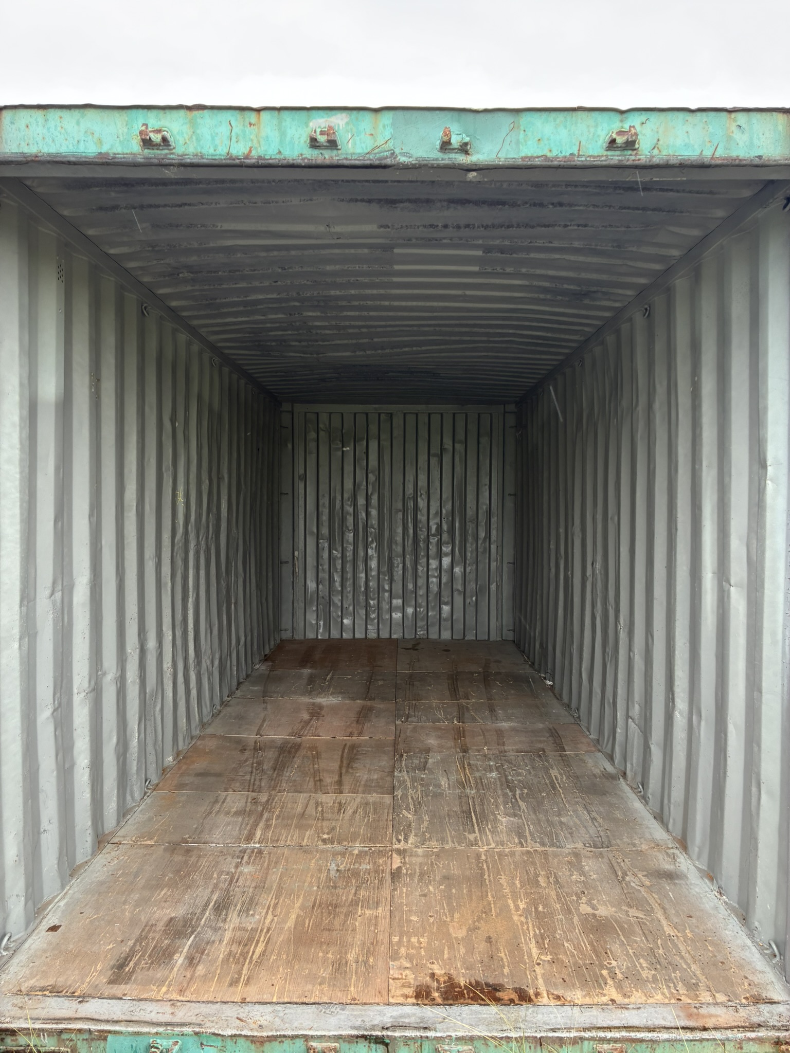 20' Container USED WIND & WEATHER TIGHT GRADE C, STANDARD 8'6" TALL 2 DOOR pockets std handles