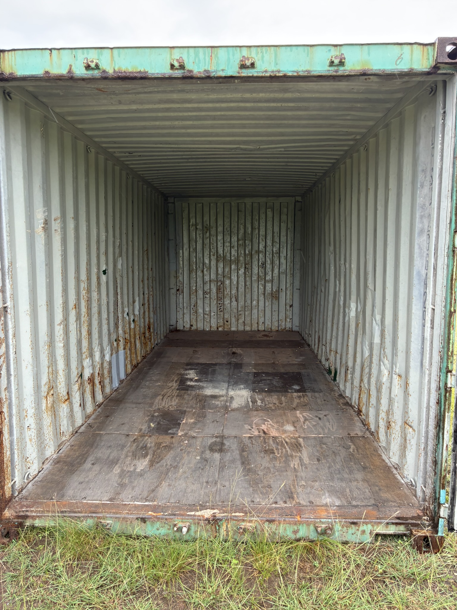 20' Container USED WIND & WEATHER TIGHT GRADE C, STANDARD 8'6" TALL 2 DOOR pockets std handles