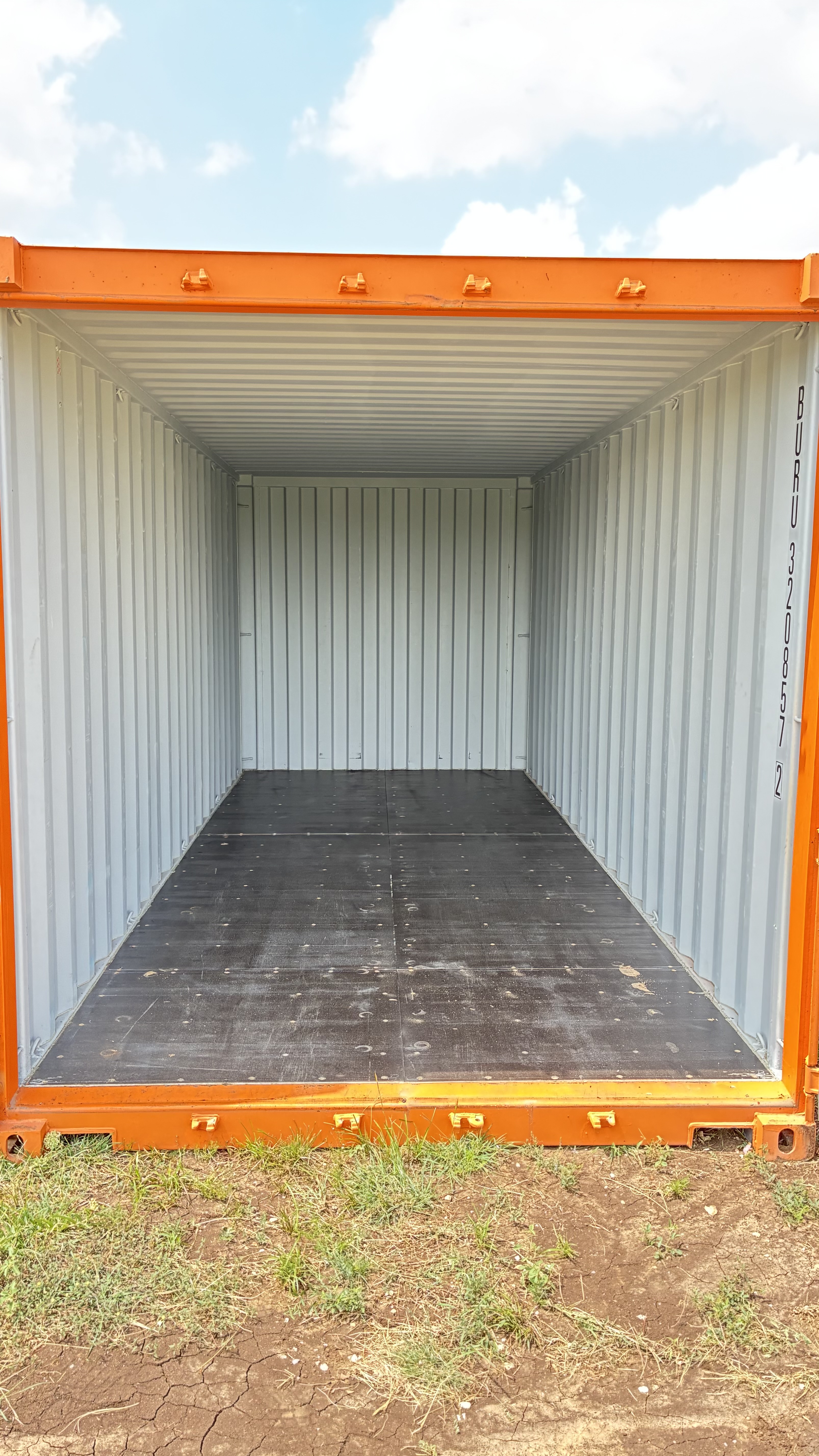 20ft Dry Van 2 Door Standard Handle - Lease Container - MINOR SCUFFS