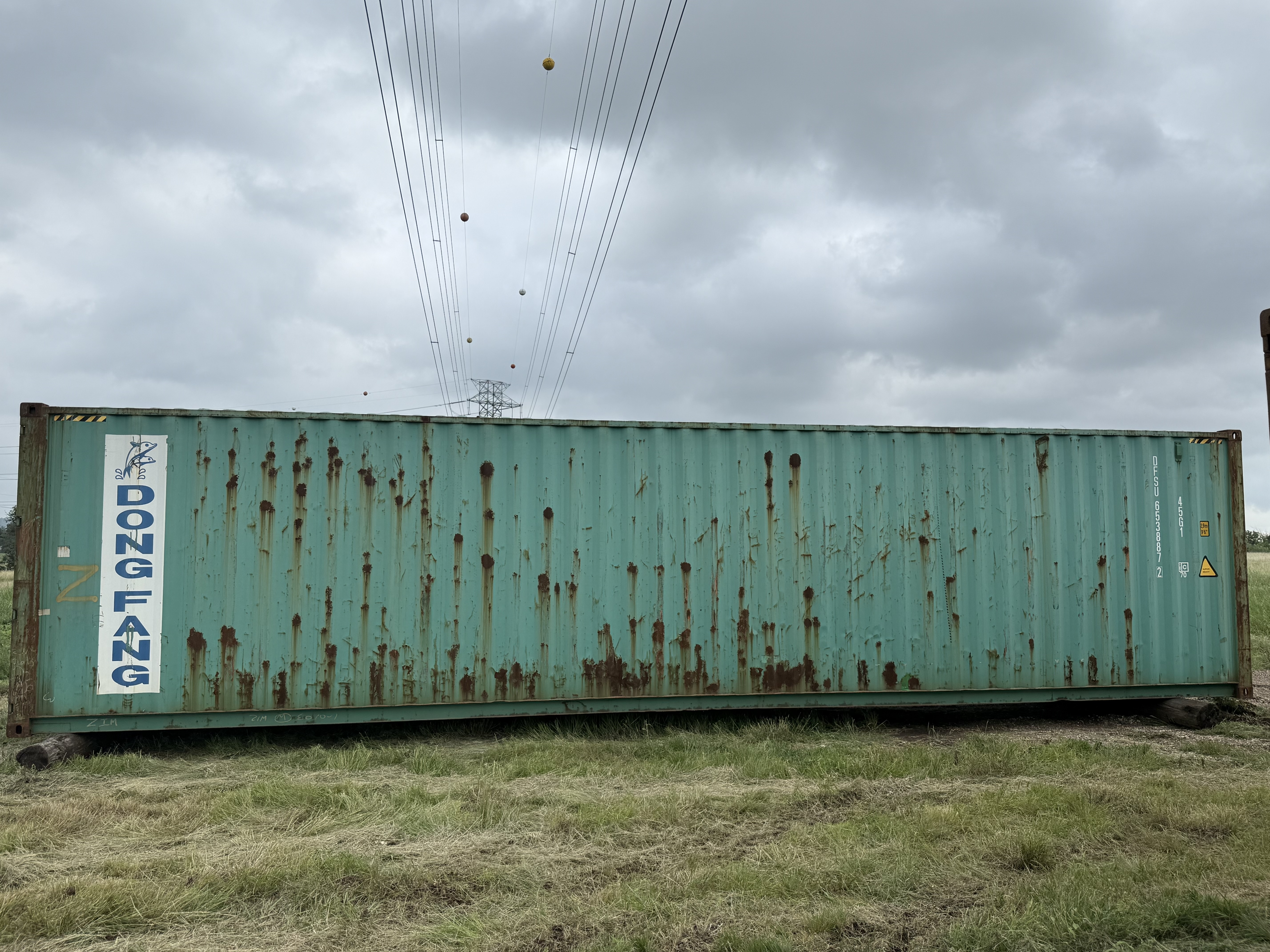 2010 USED 40' Container WIND AND WATER TIGHT, HIGH CUBE 9'6" TALL, RUST RED, 2 DOOR STD handles