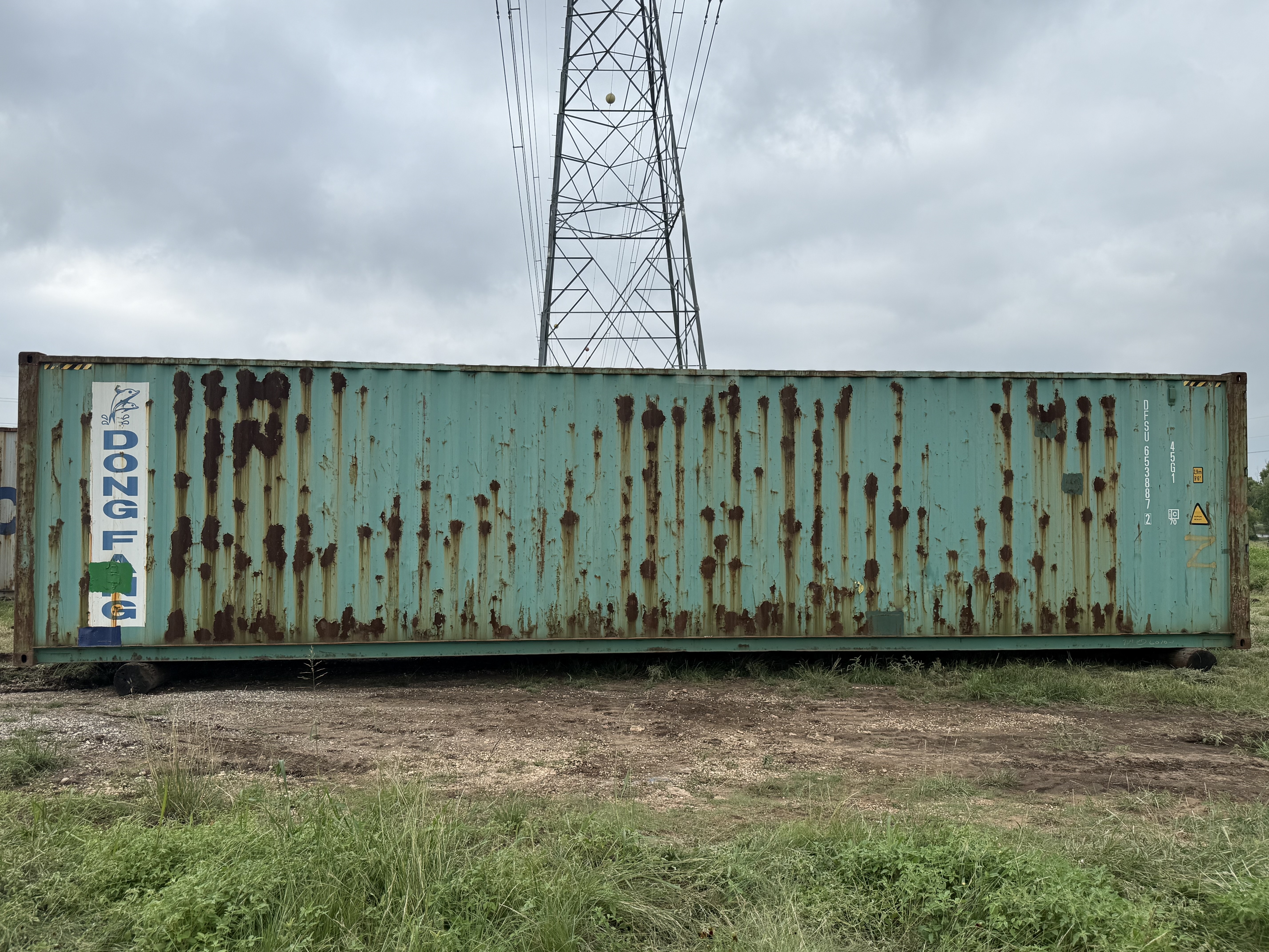 2010 USED 40' Container WIND AND WATER TIGHT, HIGH CUBE 9'6" TALL, RUST RED, 2 DOOR STD handles