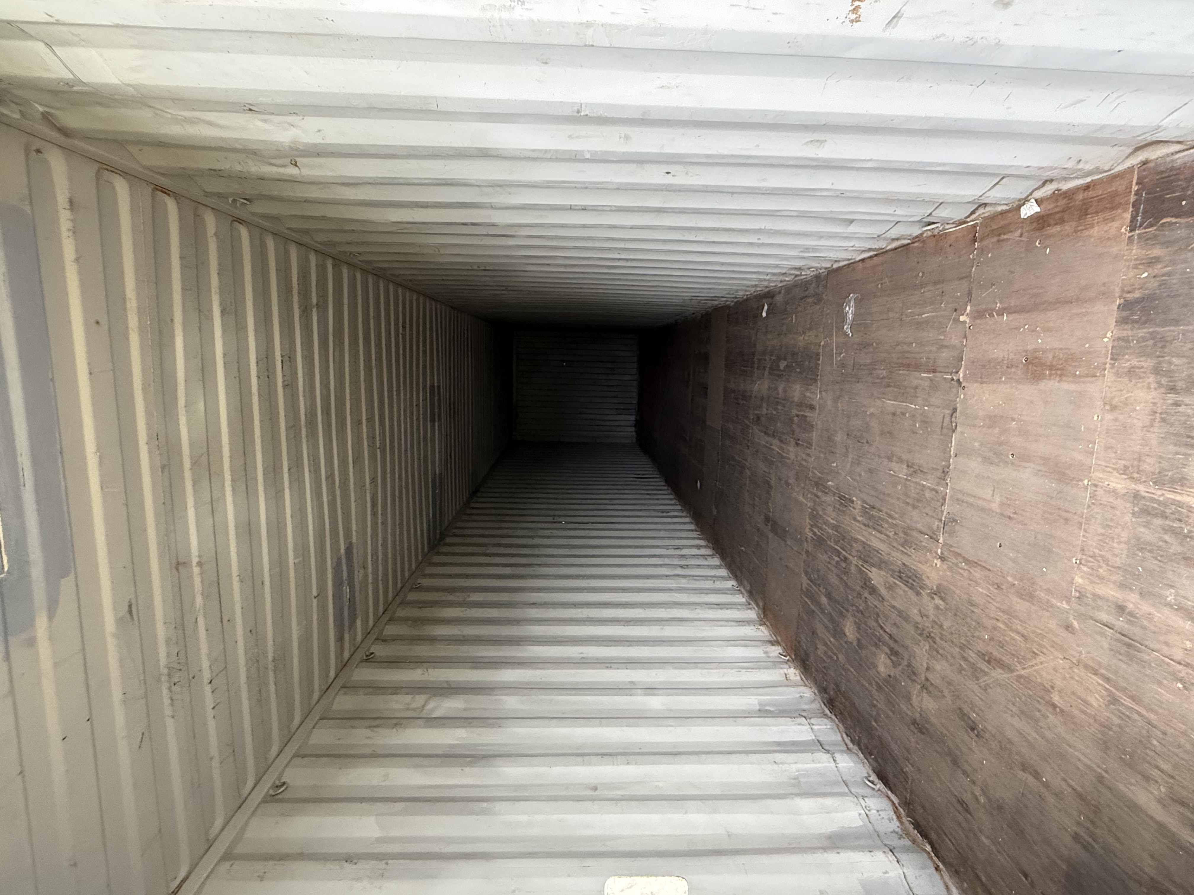 40' Container USED WIND AND WATER TIGHT, HIGH CUBE 9'6" TALL, 2 DOOR STD handles