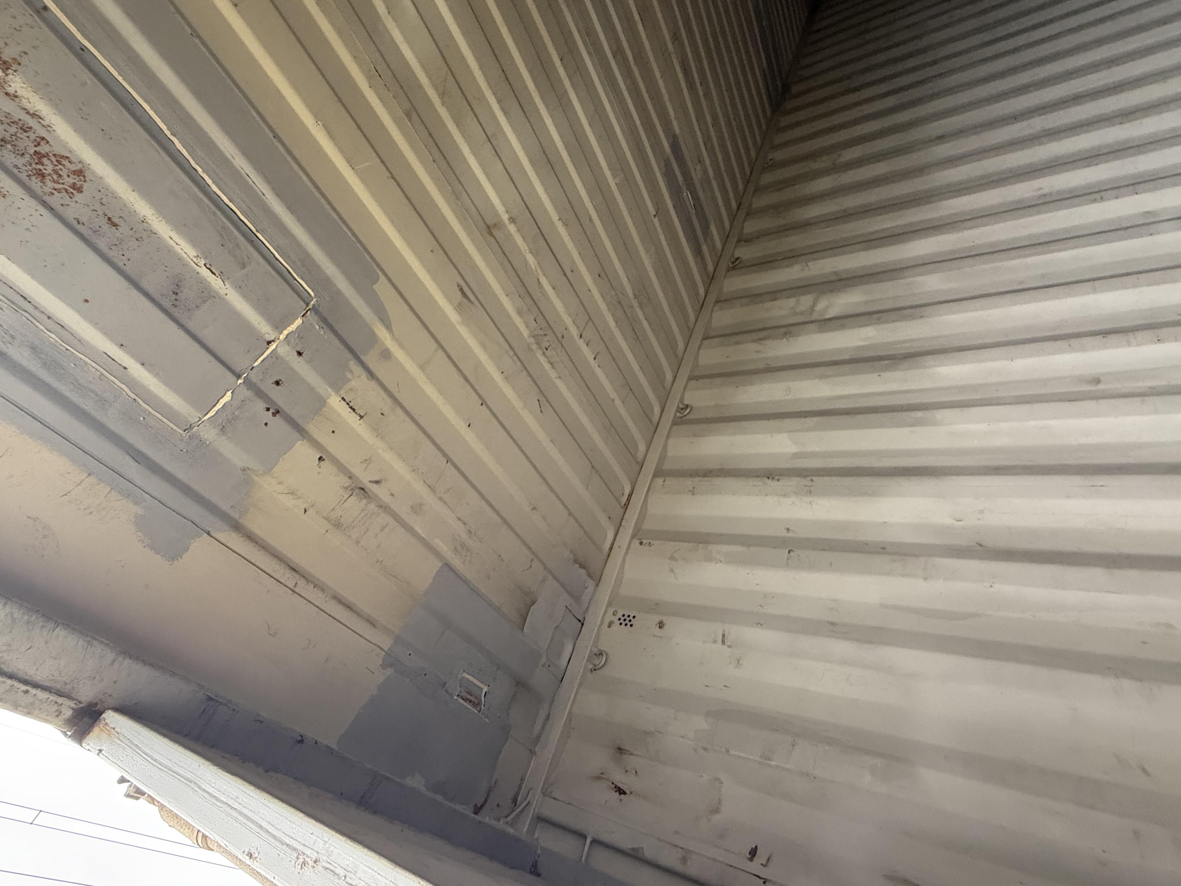 40' Container USED WIND AND WATER TIGHT, HIGH CUBE 9'6" TALL, 2 DOOR STD handles