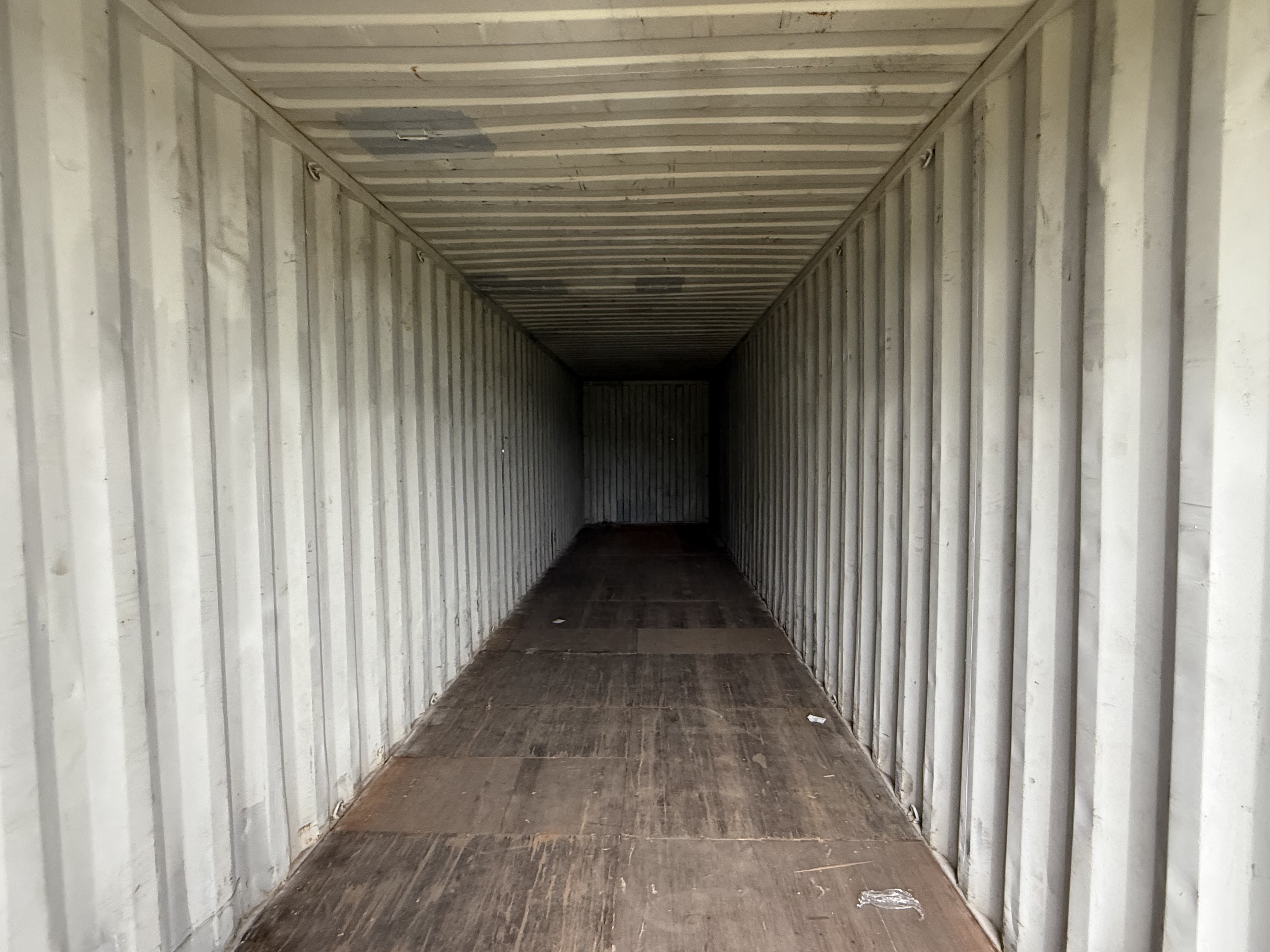 40' Container USED WIND AND WATER TIGHT, HIGH CUBE 9'6" TALL, 2 DOOR STD handles