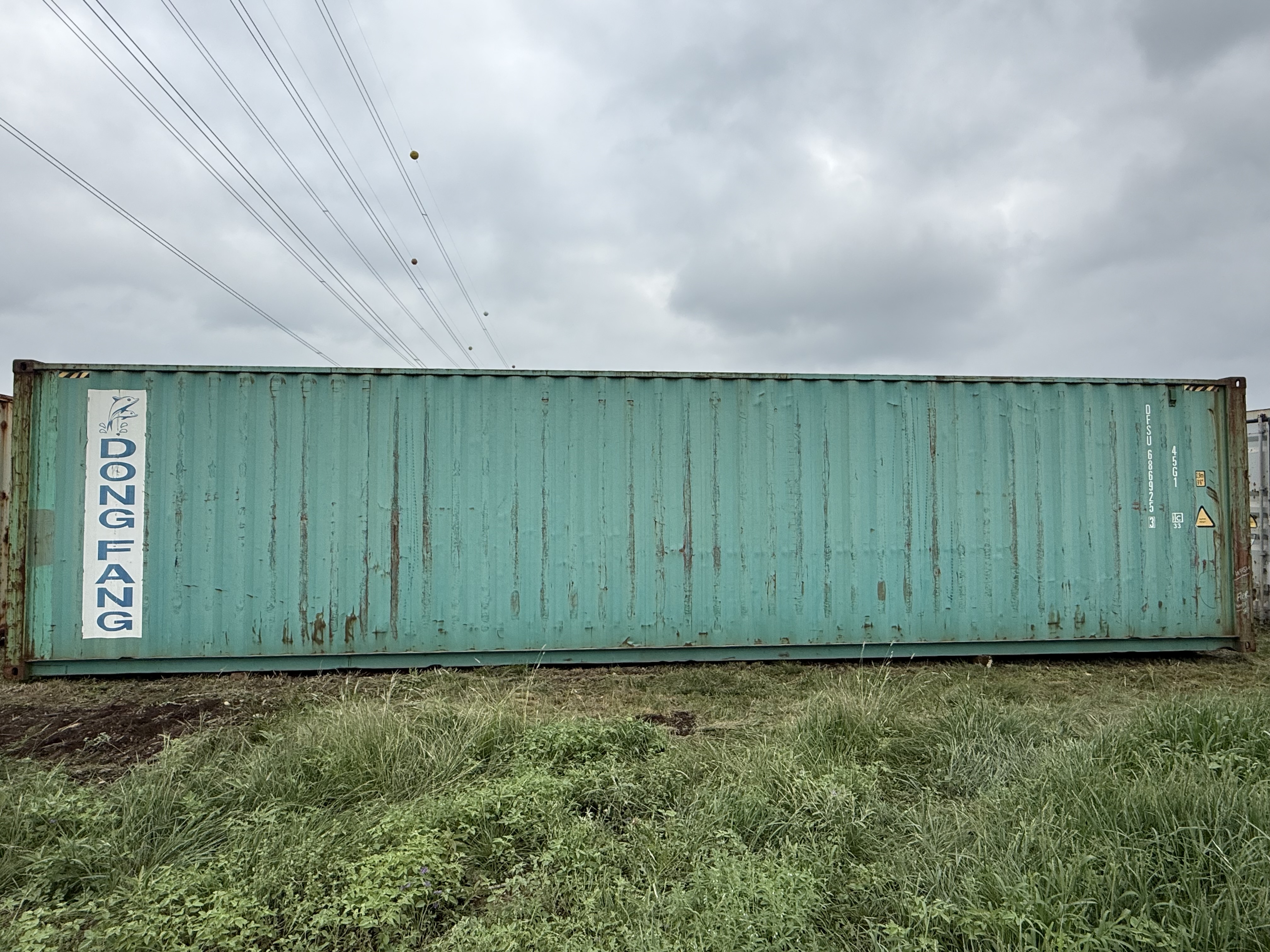 2011 40' Container USED WIND AND WATER TIGHT, HIGH CUBE 9'6" TALL, 2 DOOR STD handles- 686925
