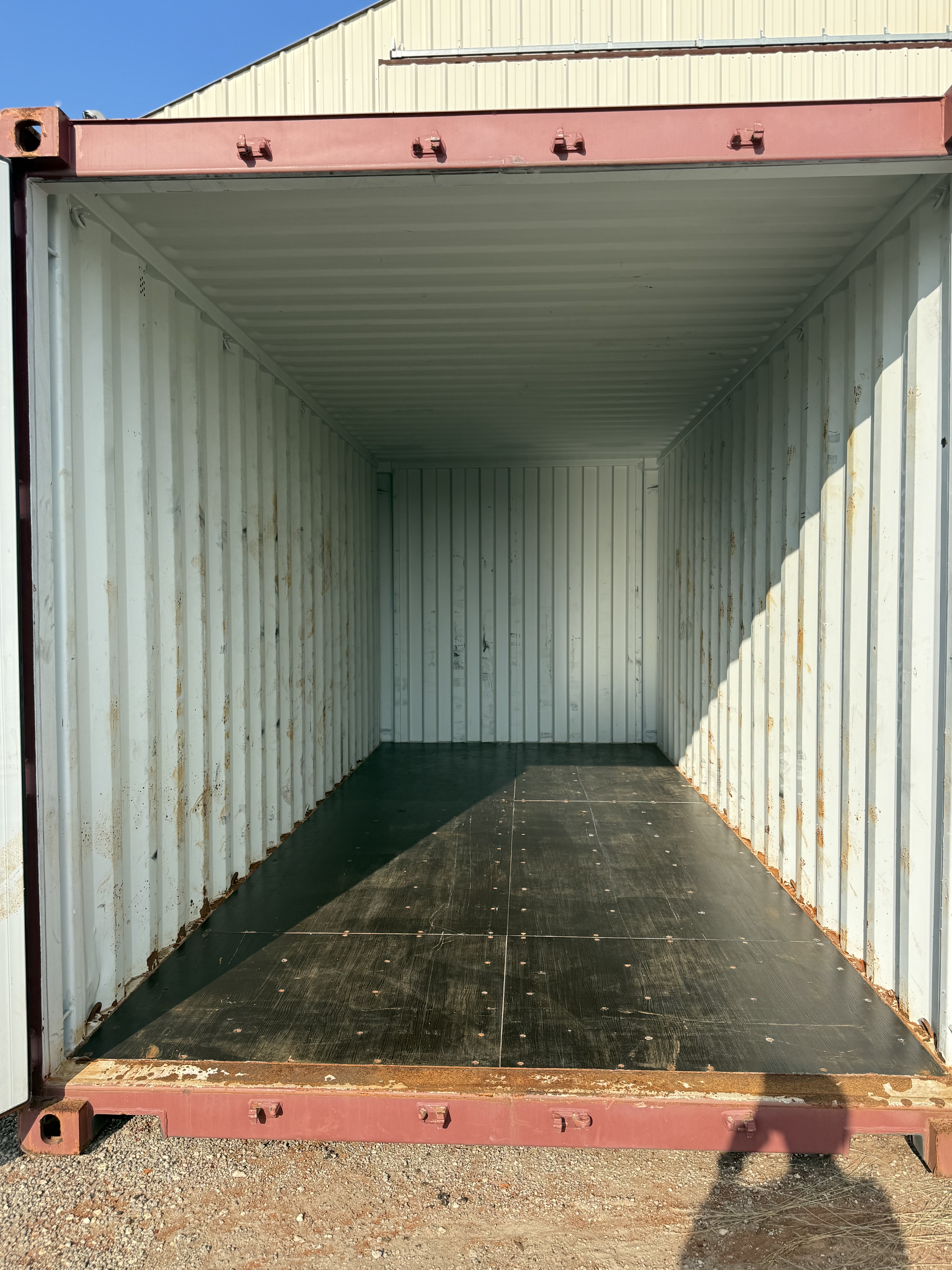 2022 20ft Dry Van 2 Door Standard Handle - Lease Container - MINOR DINGS / SCUFFS interior discoloration