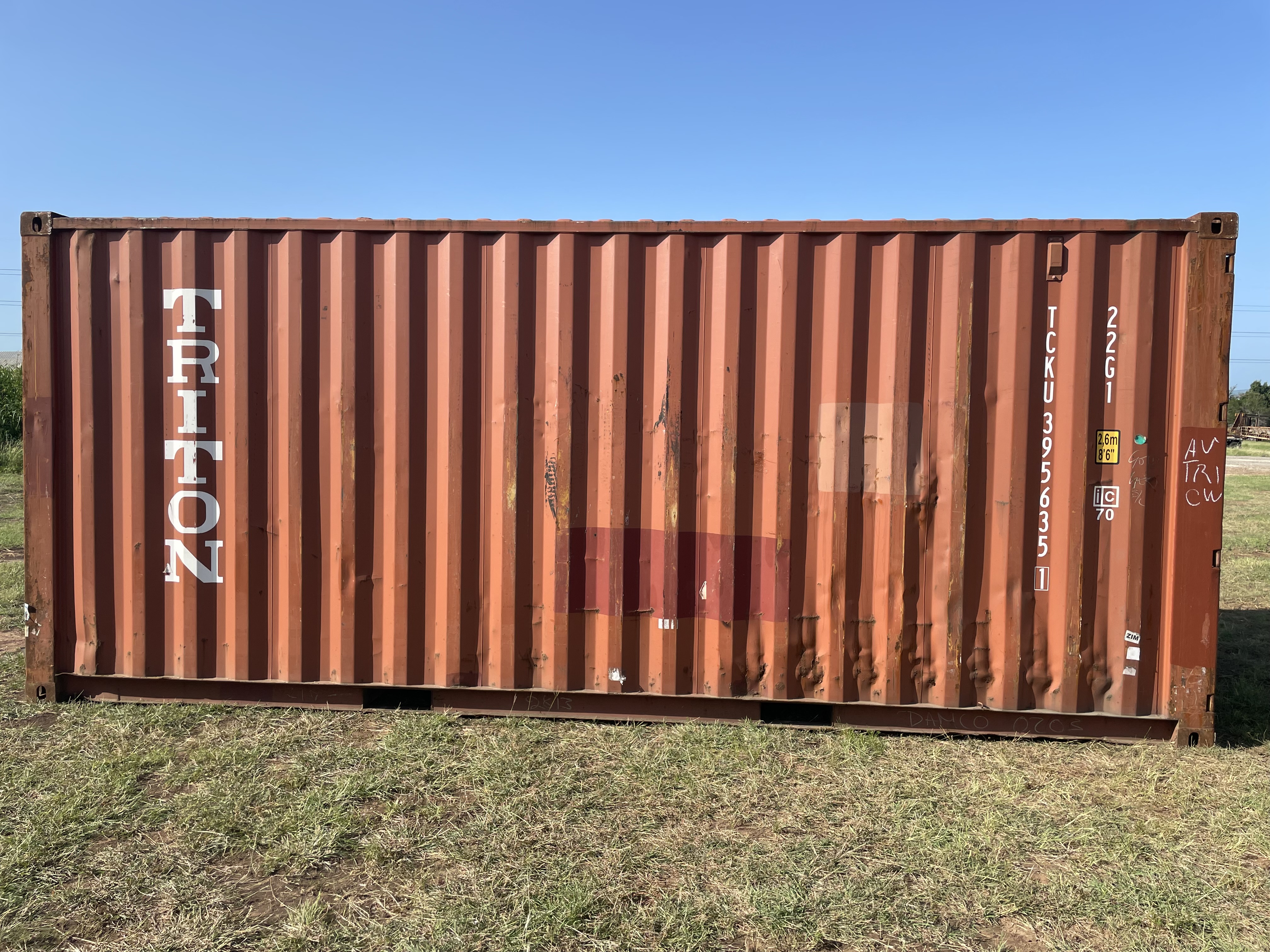 2010 20' Container USED WIND & WEATHER TIGHT GRADE B, STANDARD 8'6" TALL 2 DOOR pockets std handles - 395635