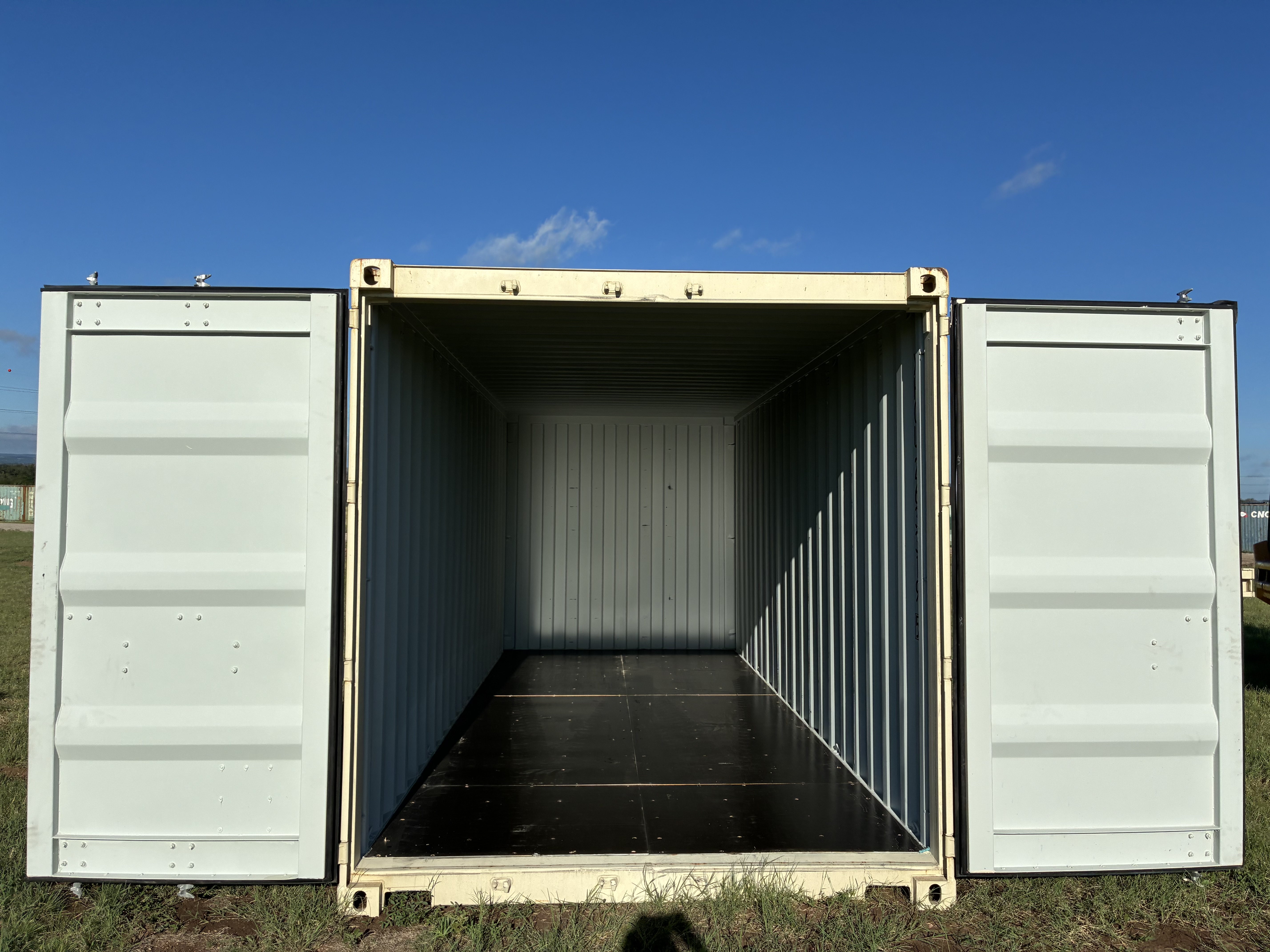 2024 - 20' Container NEW, STANDARD 8'6" TALL, LIGHT IVORY, 2 DOOR, Lock box & Easy Open Handle - 263319