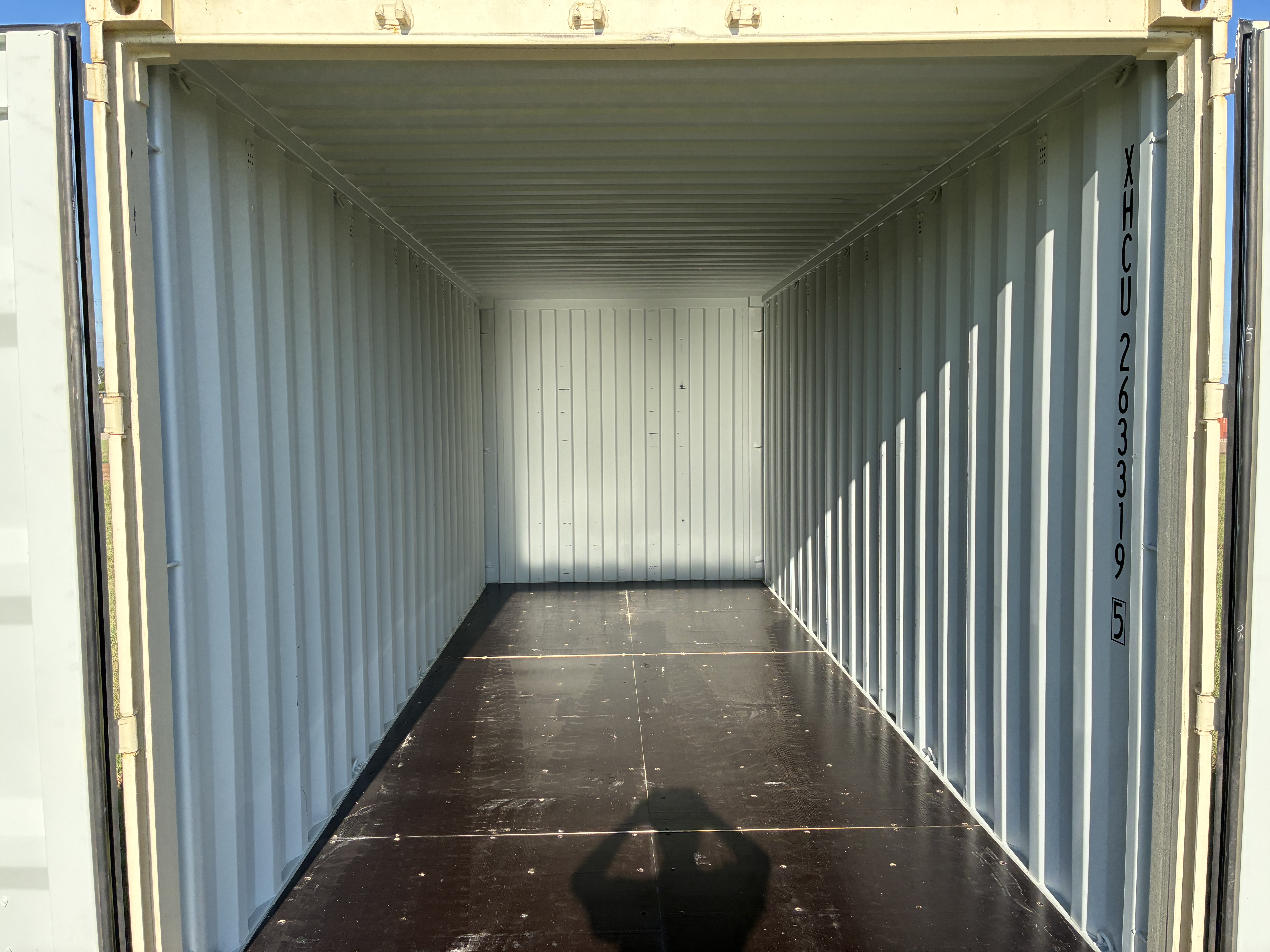 2024 - 20' Container NEW, STANDARD 8'6" TALL, LIGHT IVORY, 2 DOOR, Lock box & Easy Open Handle - 263319
