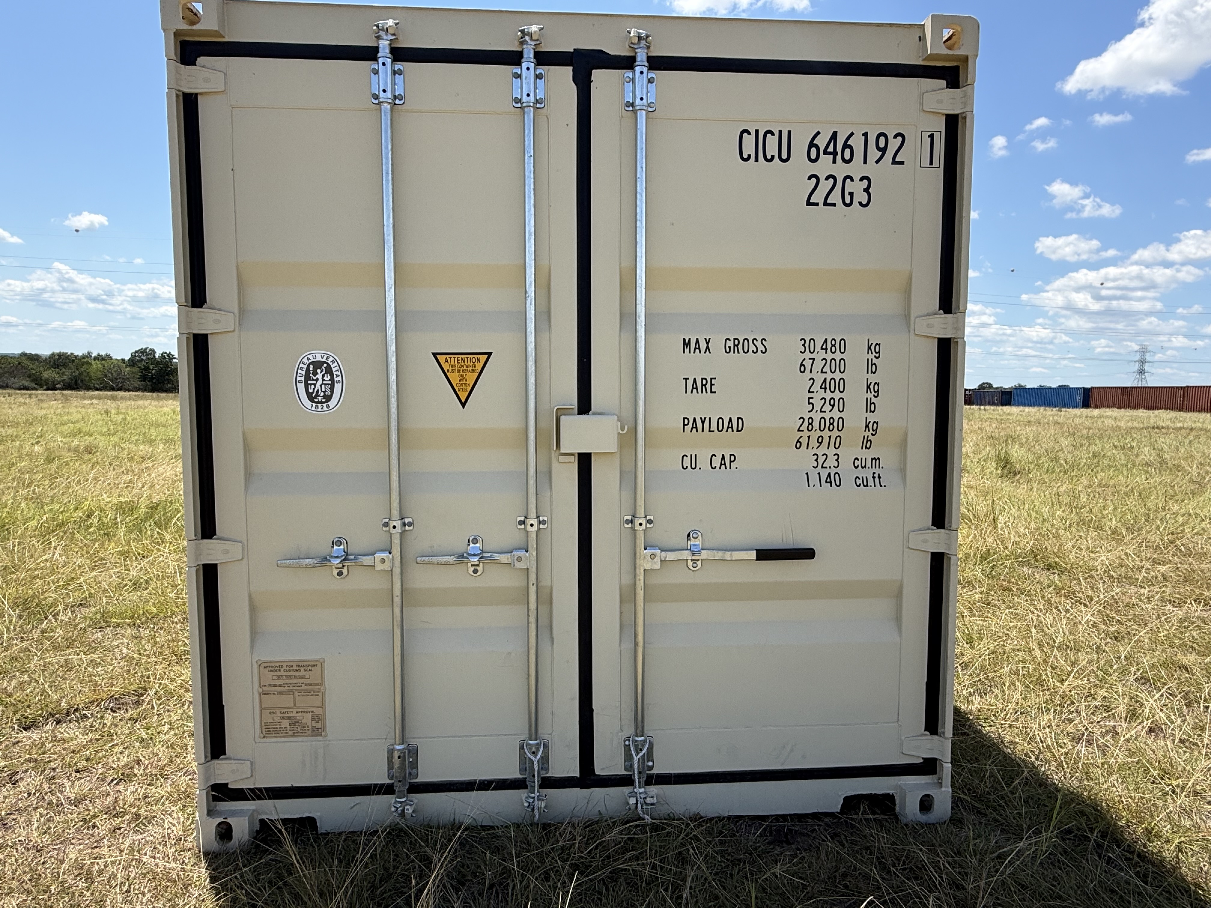 2024 - 20' Side Door Container w/ mullion 1 trip, STANDARD 8'6" TALL, LIGHT IVORY, Lock box & Easy Open Handle - 646192