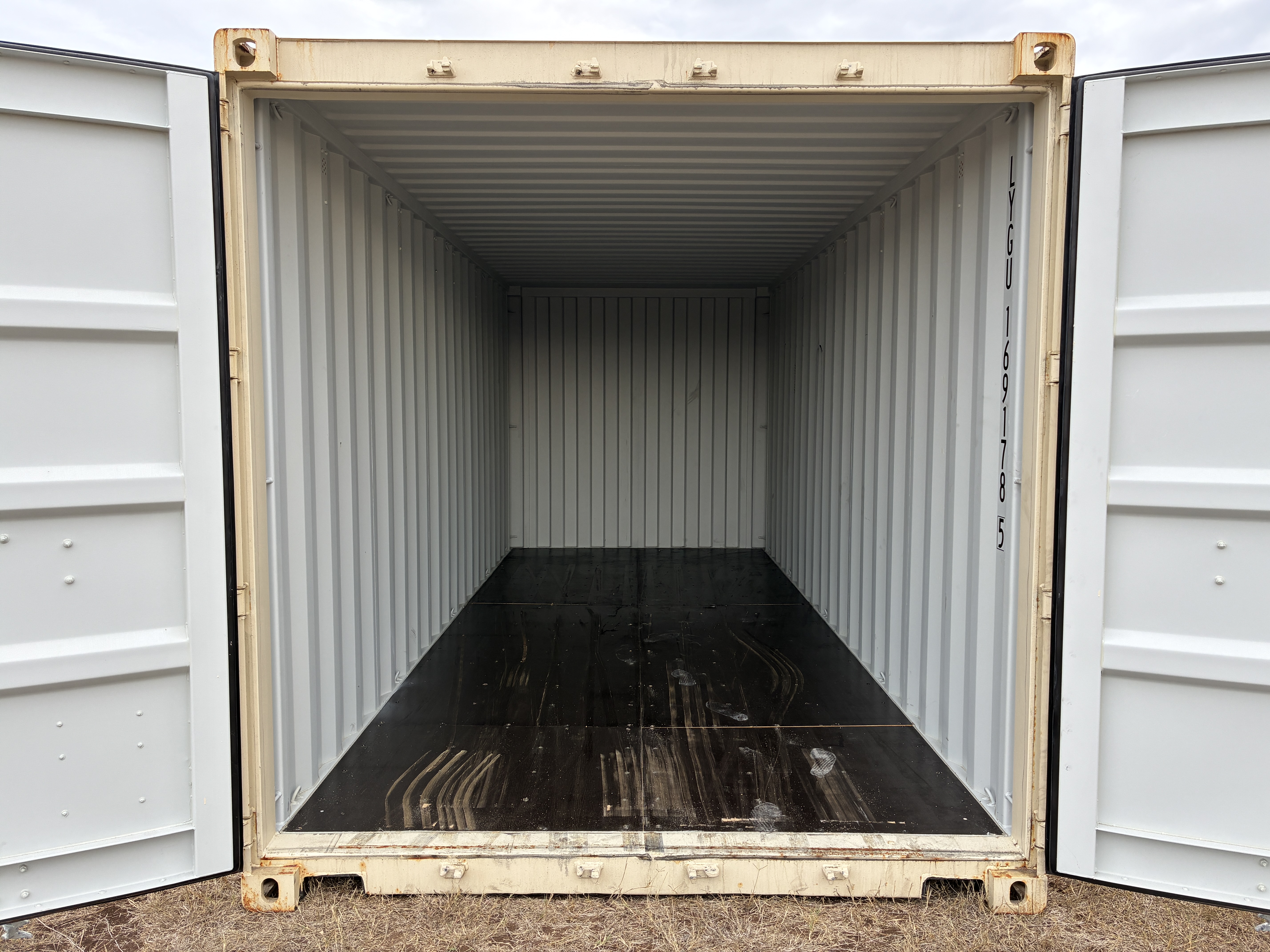 2025 - 20' Container NEW, STANDARD 8'6" TALL, LIGHT IVORY, 2 DOOR, Lock box & STD Handle - 169178