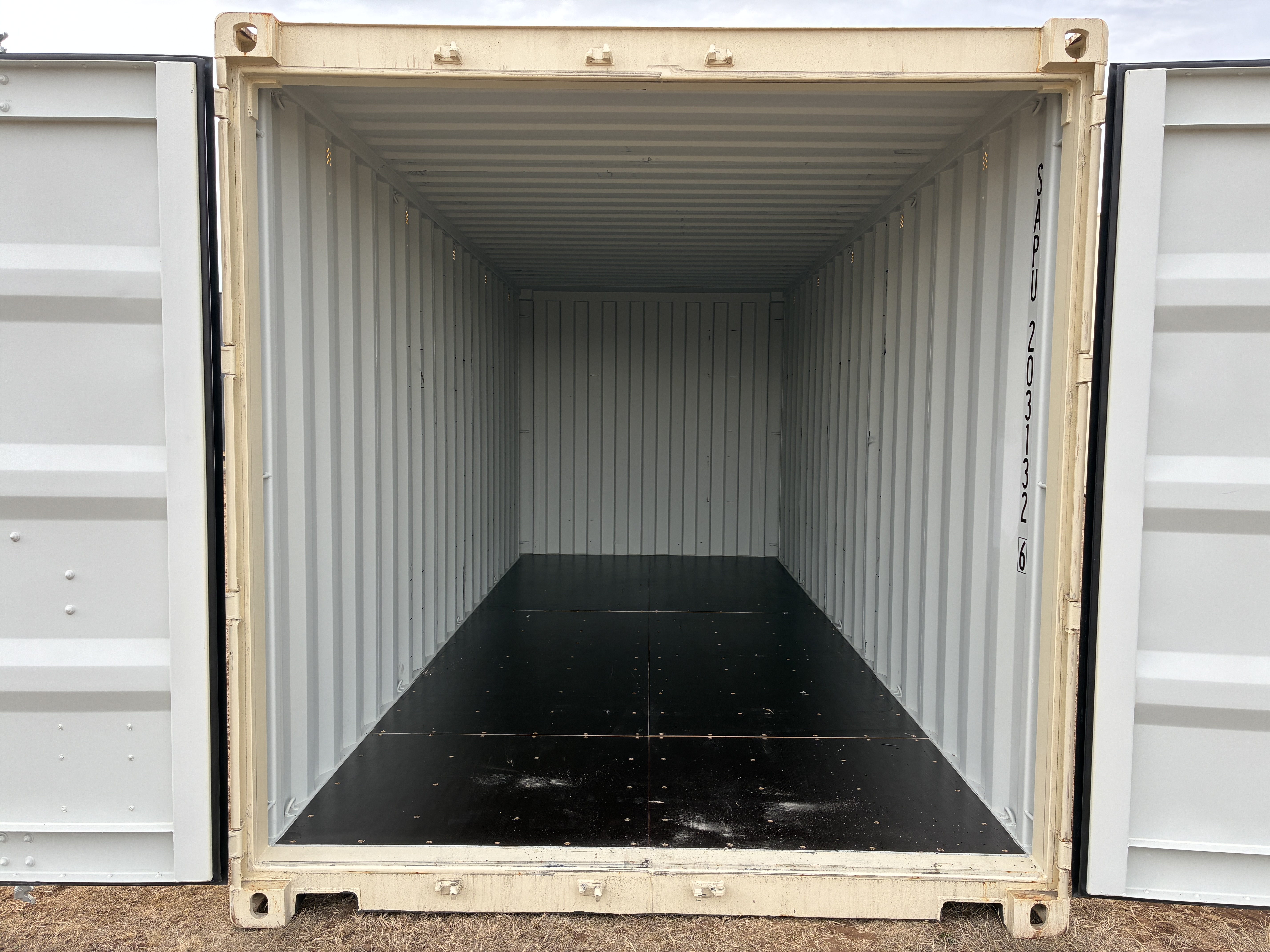 2025 - 20' Container NEW, STANDARD 8'6" TALL, LIGHT IVORY, 2 DOOR, Lock box & STD Handle - 203132