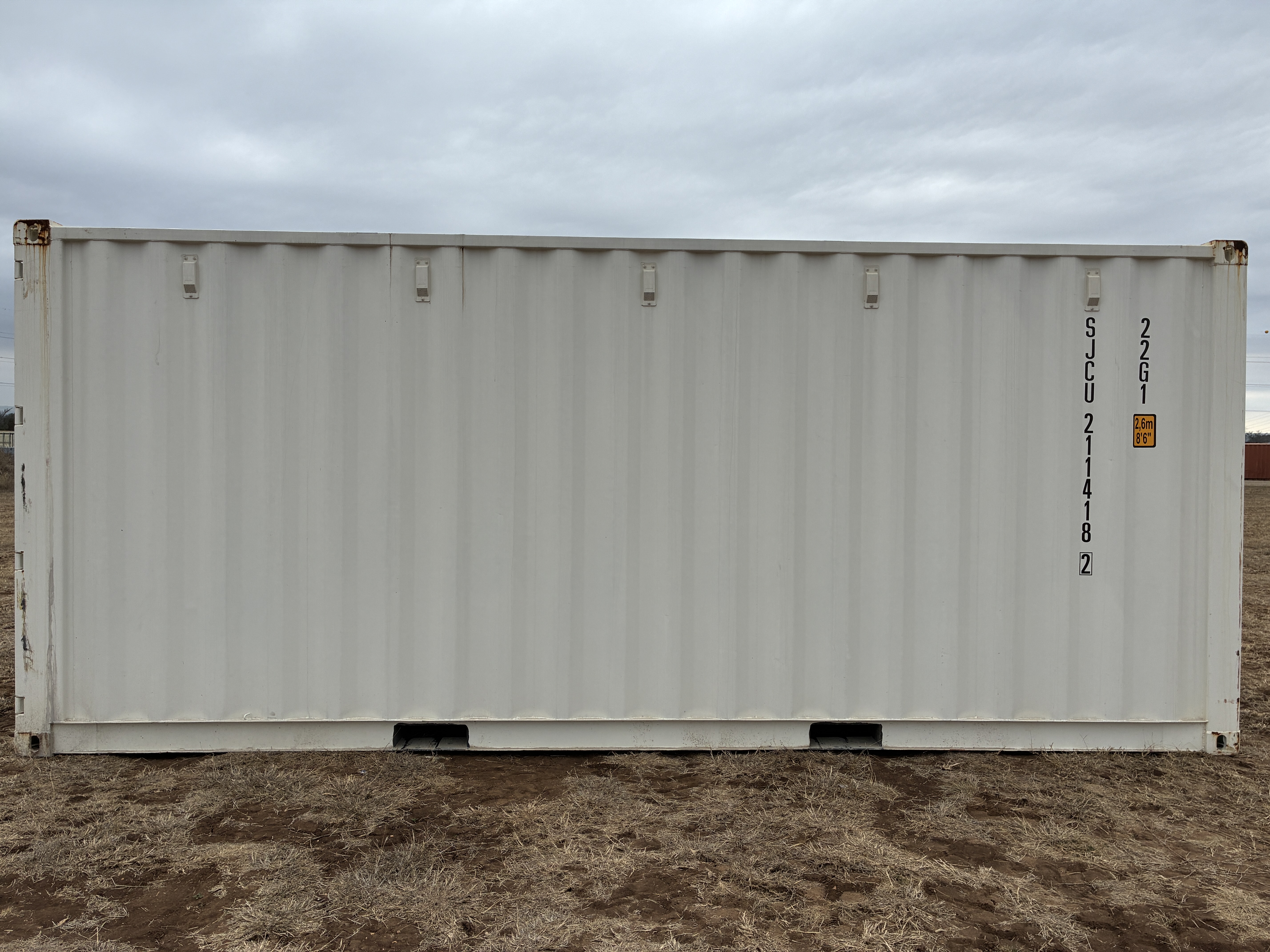 2025 - 20' STD Container NEW, STANDARD 8'6" TALL, WHITE, 2 DOOR, Lock box & STD Handle- MINOR DAMAGE - 211418