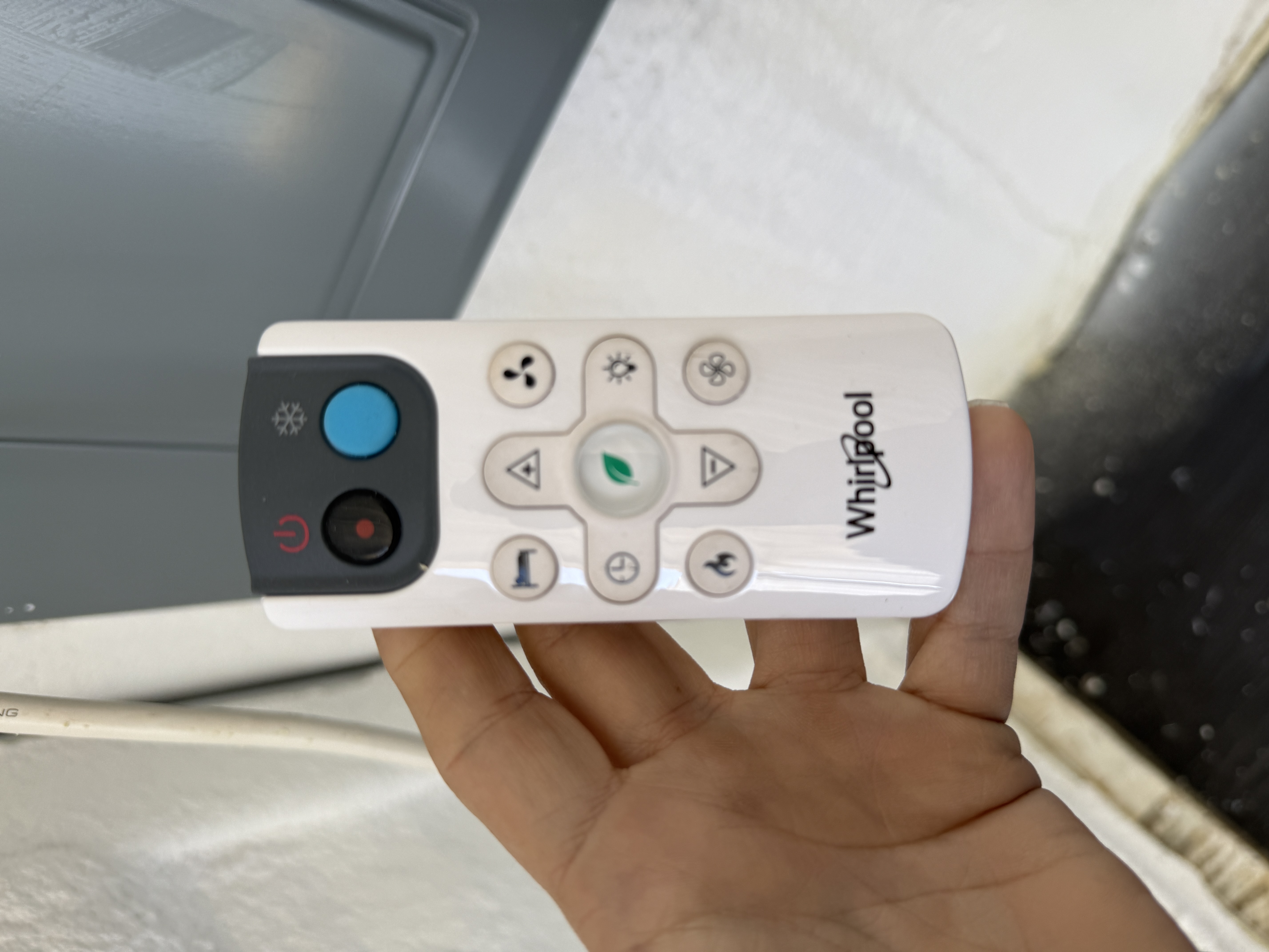 2025 - 20' Climate Controlled Container NEW, STANDARD 8'6" TALL, WHITE, 2 DOOR, Lock box & STD Handle - 211360