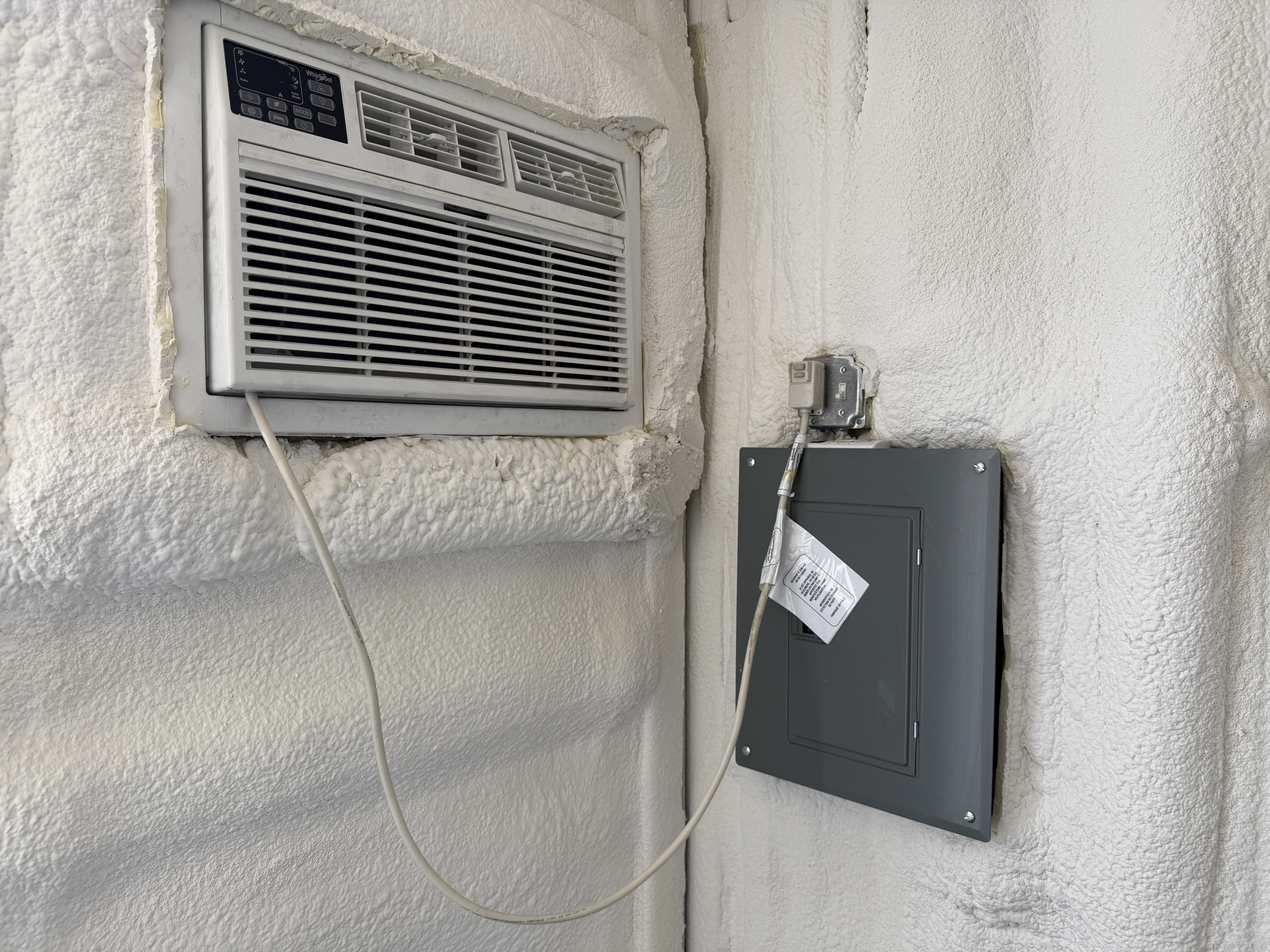 2025 - 20' Climate Controlled Container NEW, STANDARD 8'6" TALL, WHITE, 2 DOOR, Lock box & STD Handle - 211360